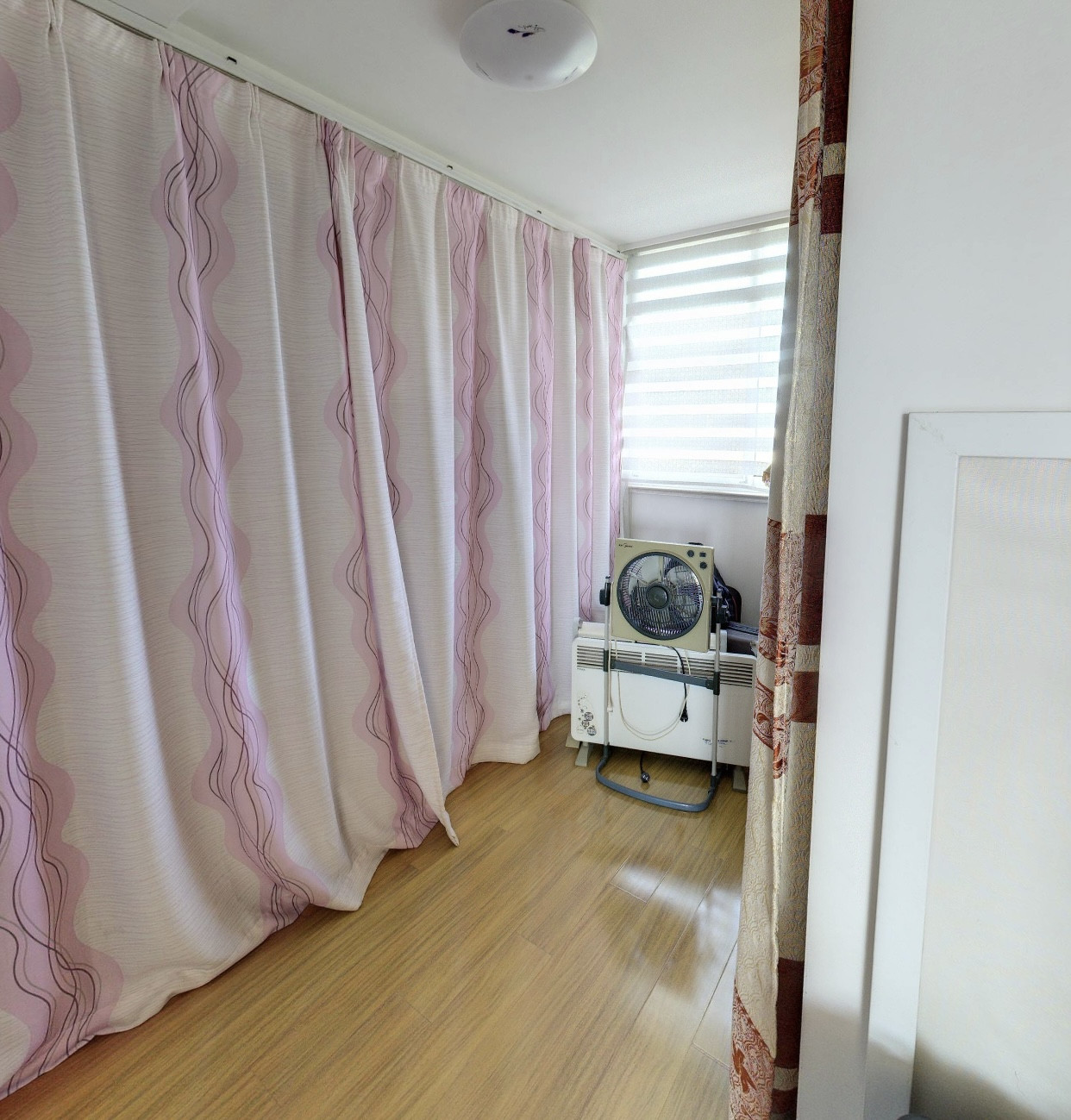 爱玛花苑 4室2厅2卫 221.82m&sup2;