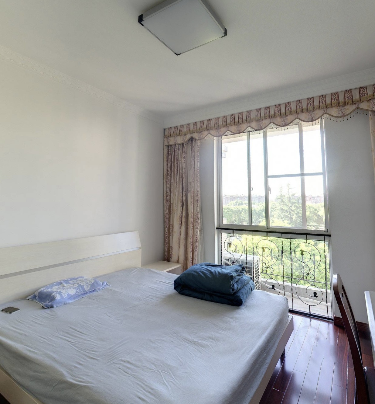 爱玛花苑 4室2厅2卫 221.82m&sup2;