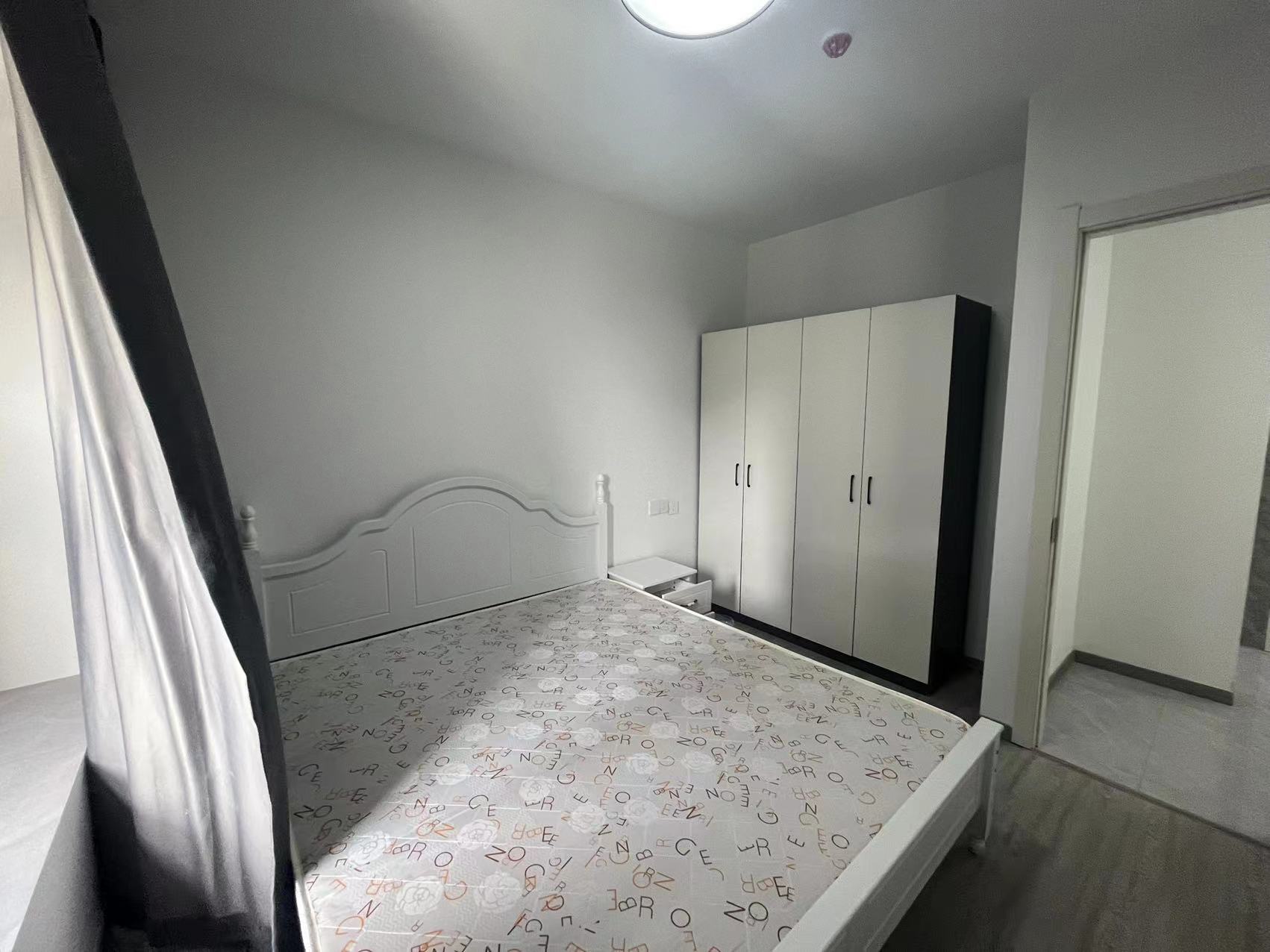 东时区 3室2厅2卫 100.00m&sup2;