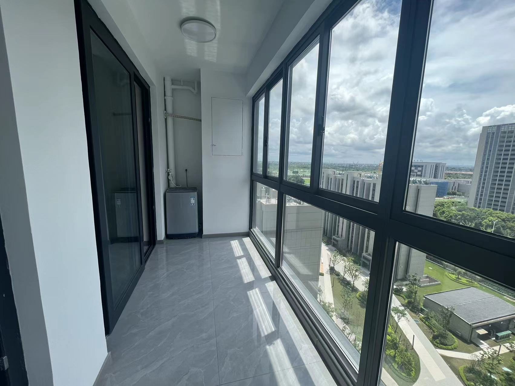 东时区 3室2厅2卫 100.00m&sup2;