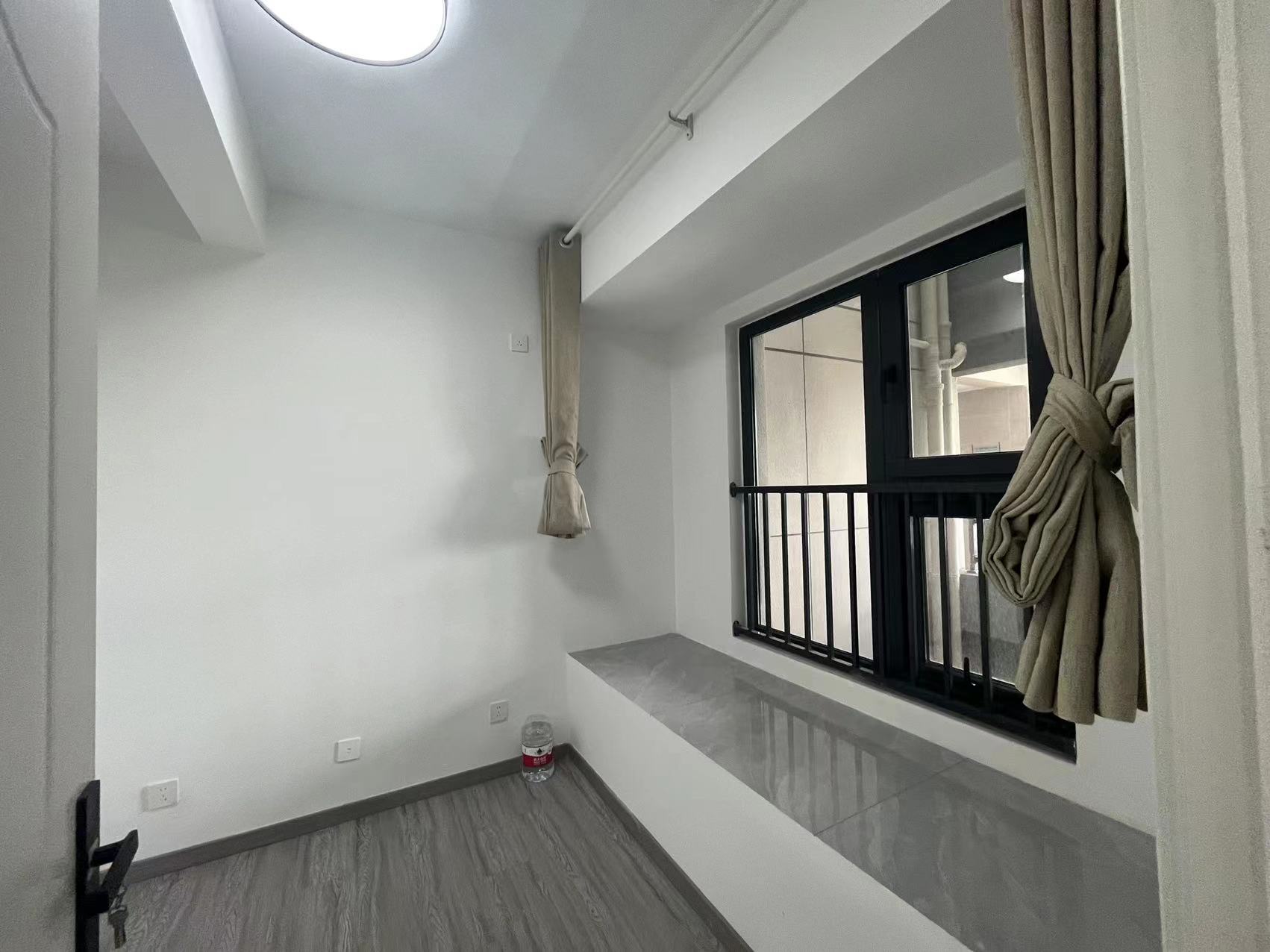 东时区 3室2厅2卫 100.00m&sup2;