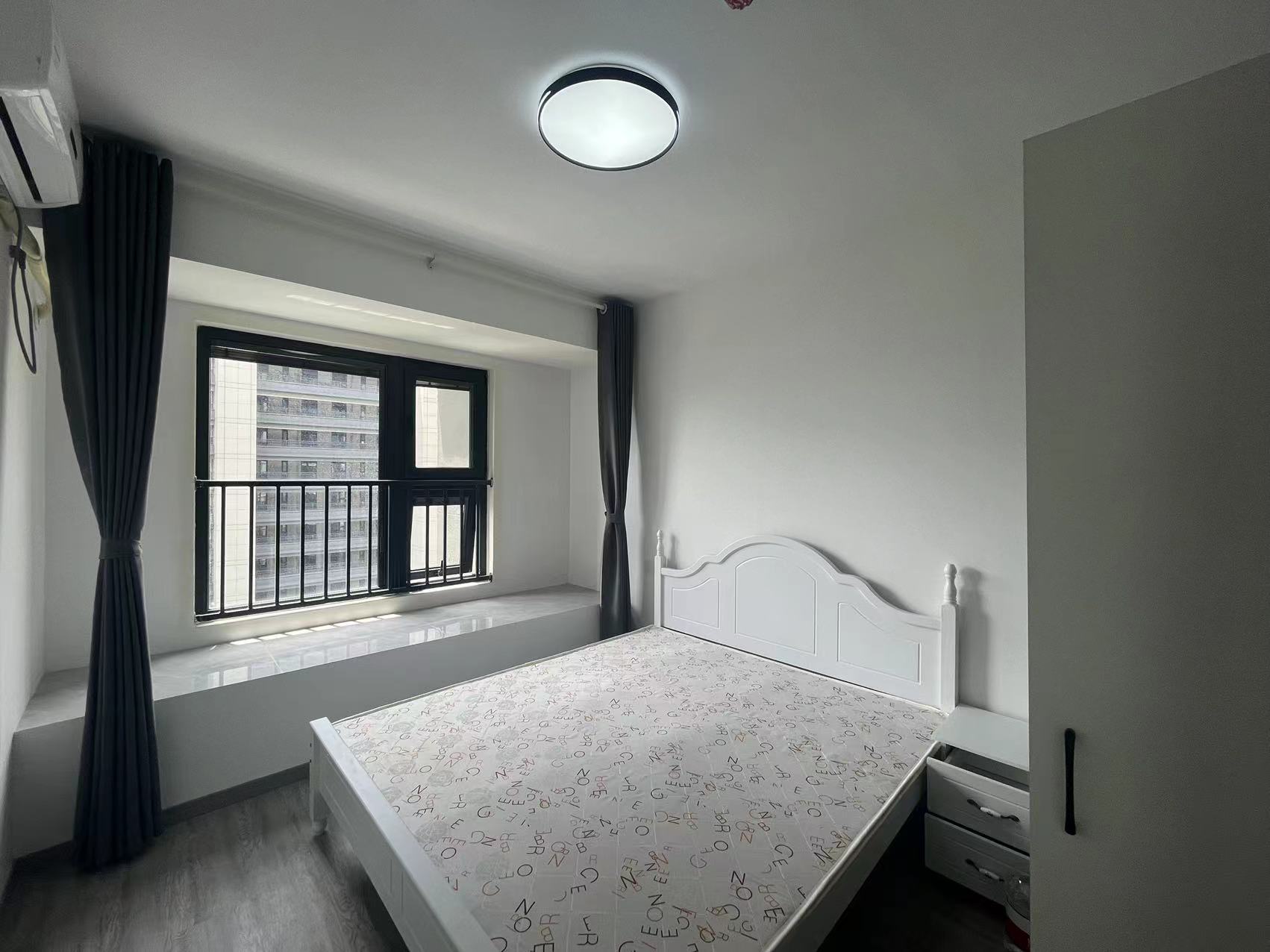 东时区 3室2厅2卫 100.00m&sup2;
