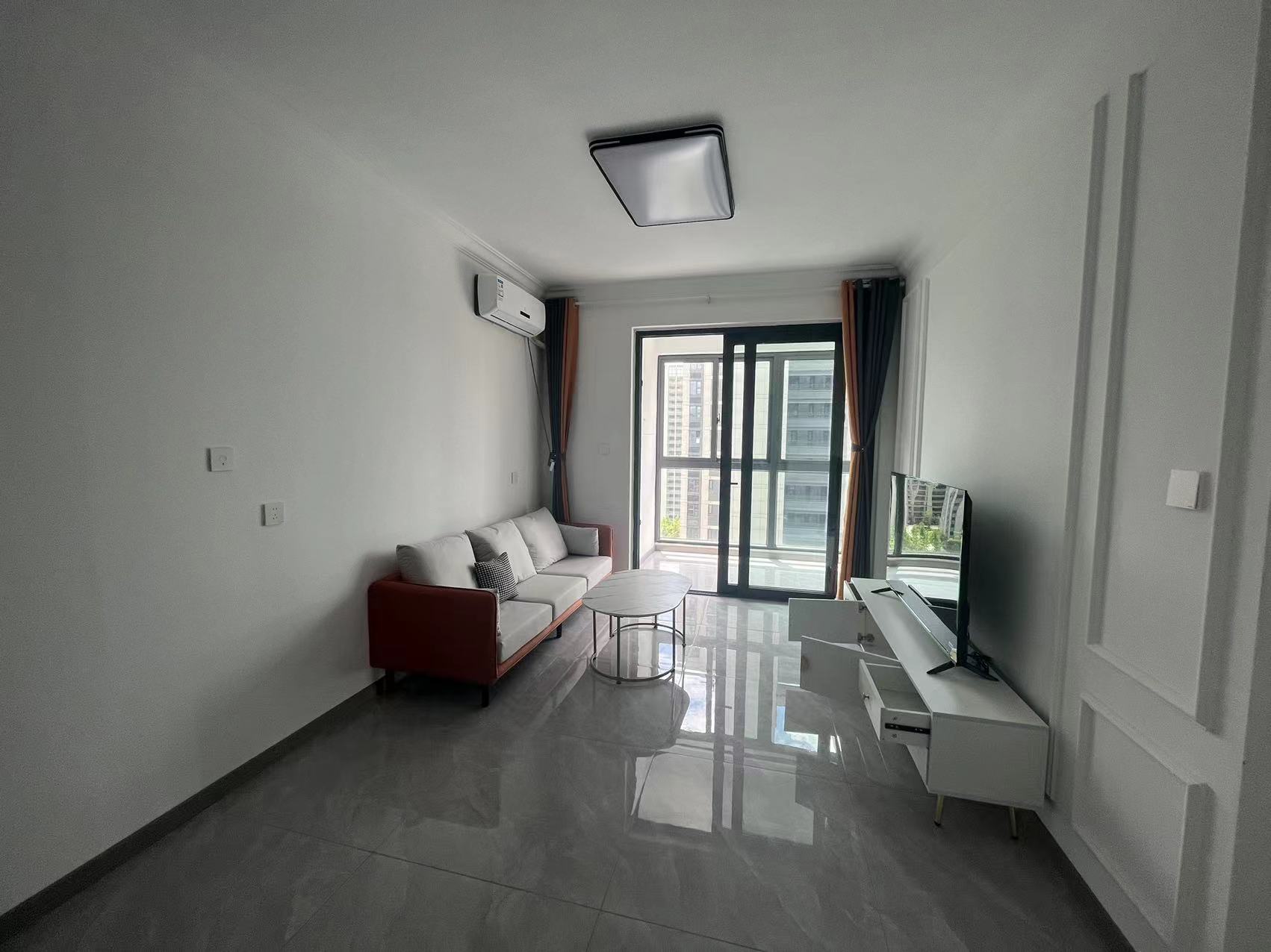 东时区 3室2厅2卫 100.00m&sup2;