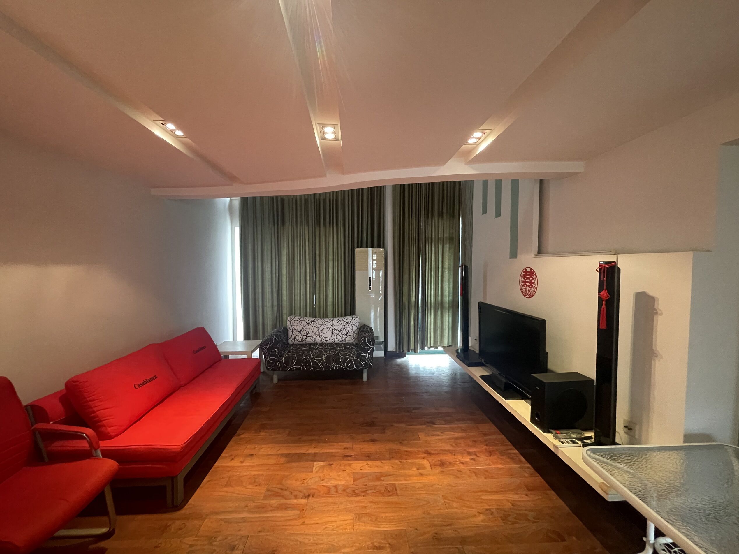 凤凰莱茵苑 3室2厅2卫 182.00m&sup2;