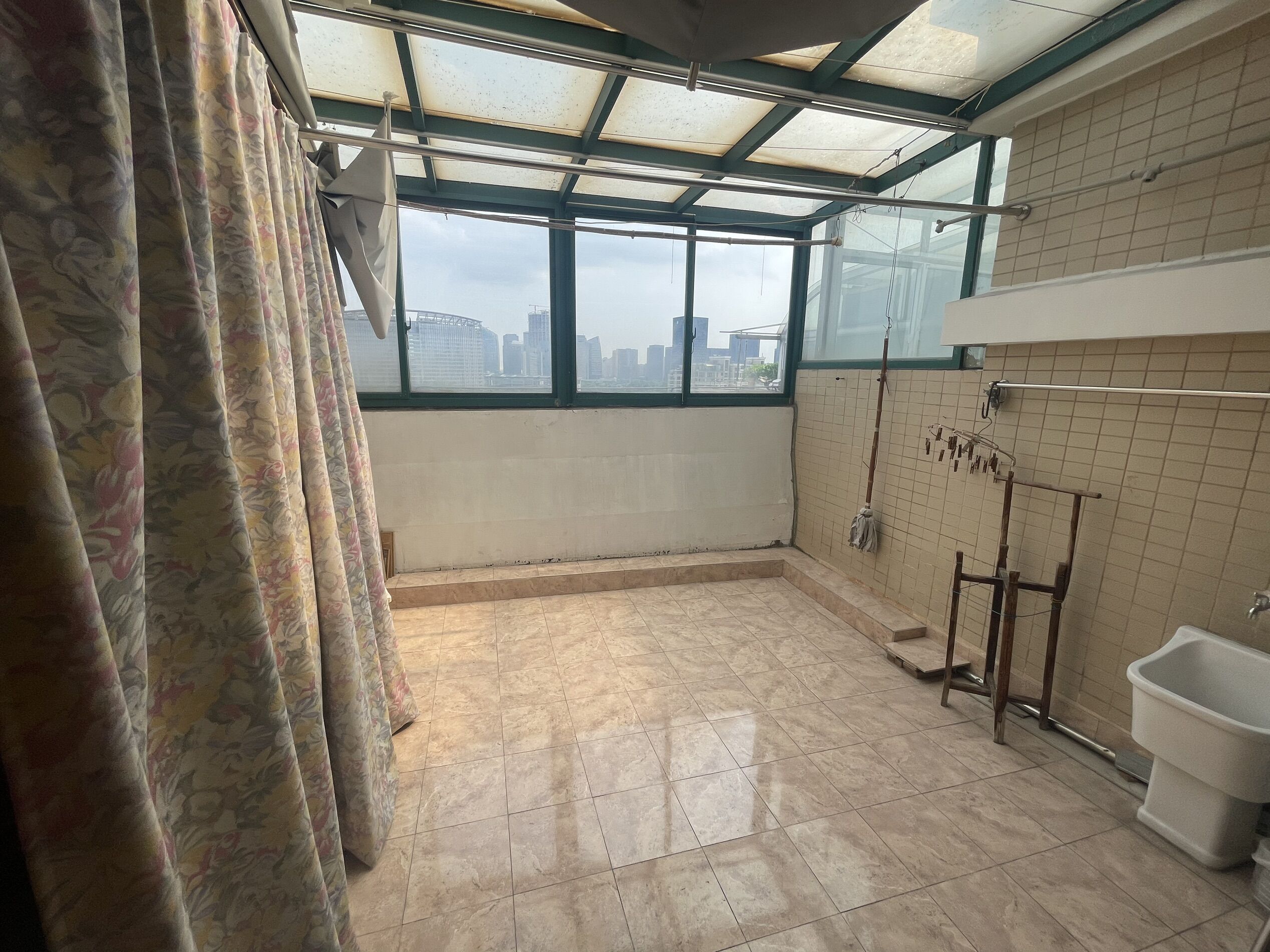 凤凰莱茵苑 3室2厅2卫 182.00m&sup2;
