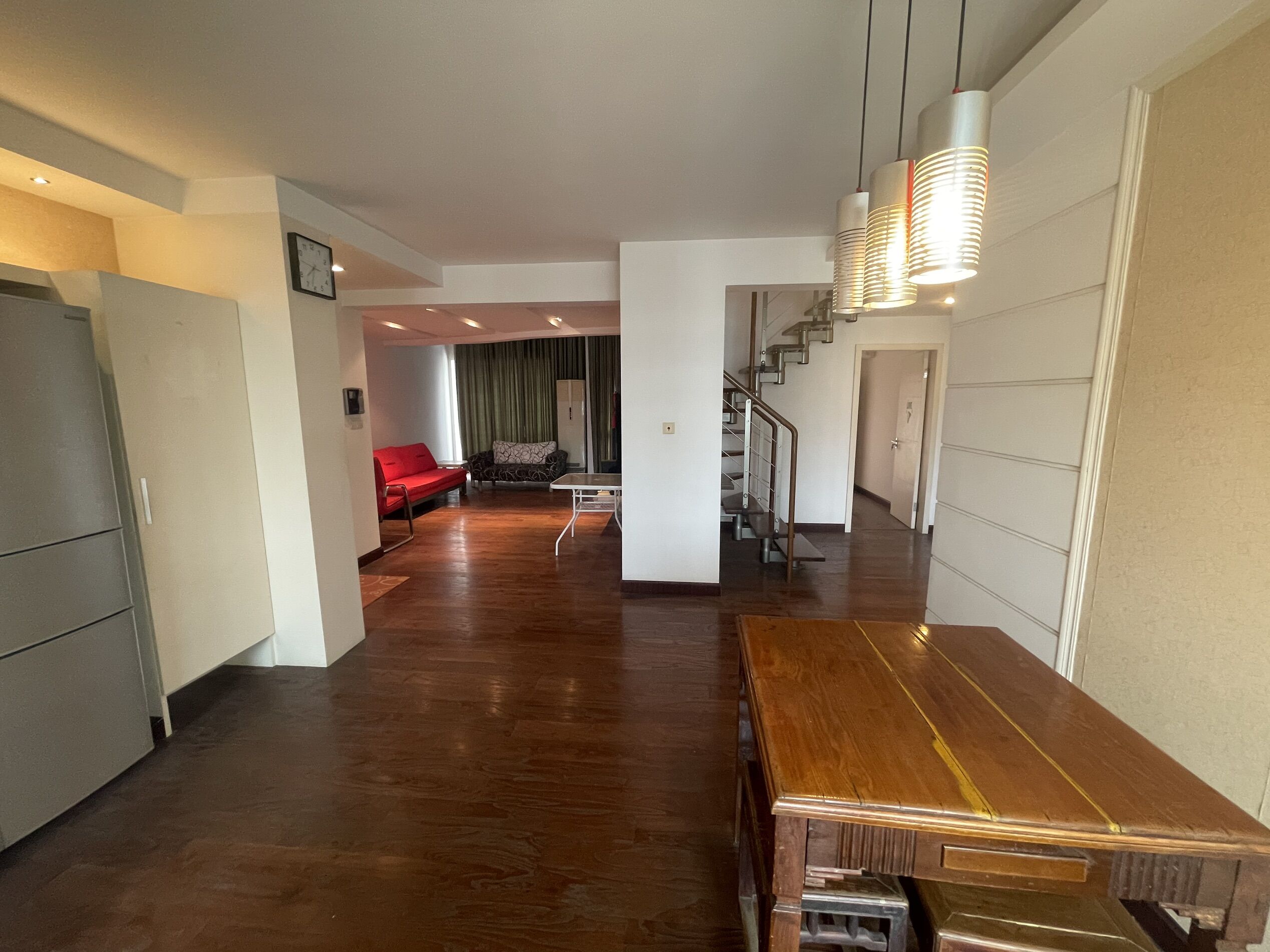 凤凰莱茵苑 3室2厅2卫 182.00m&sup2;