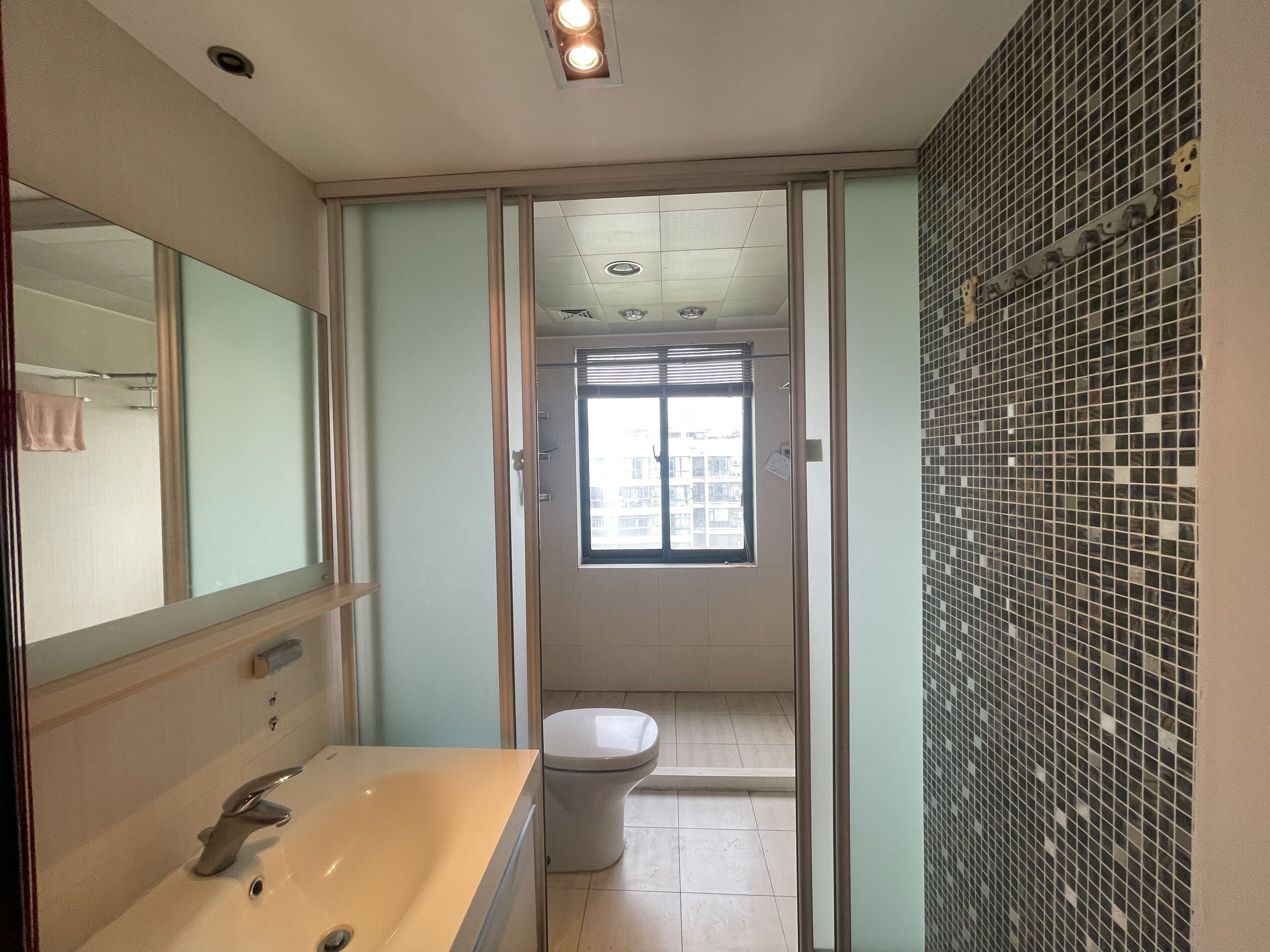 凤凰莱茵苑 3室2厅2卫 182.00m&sup2;