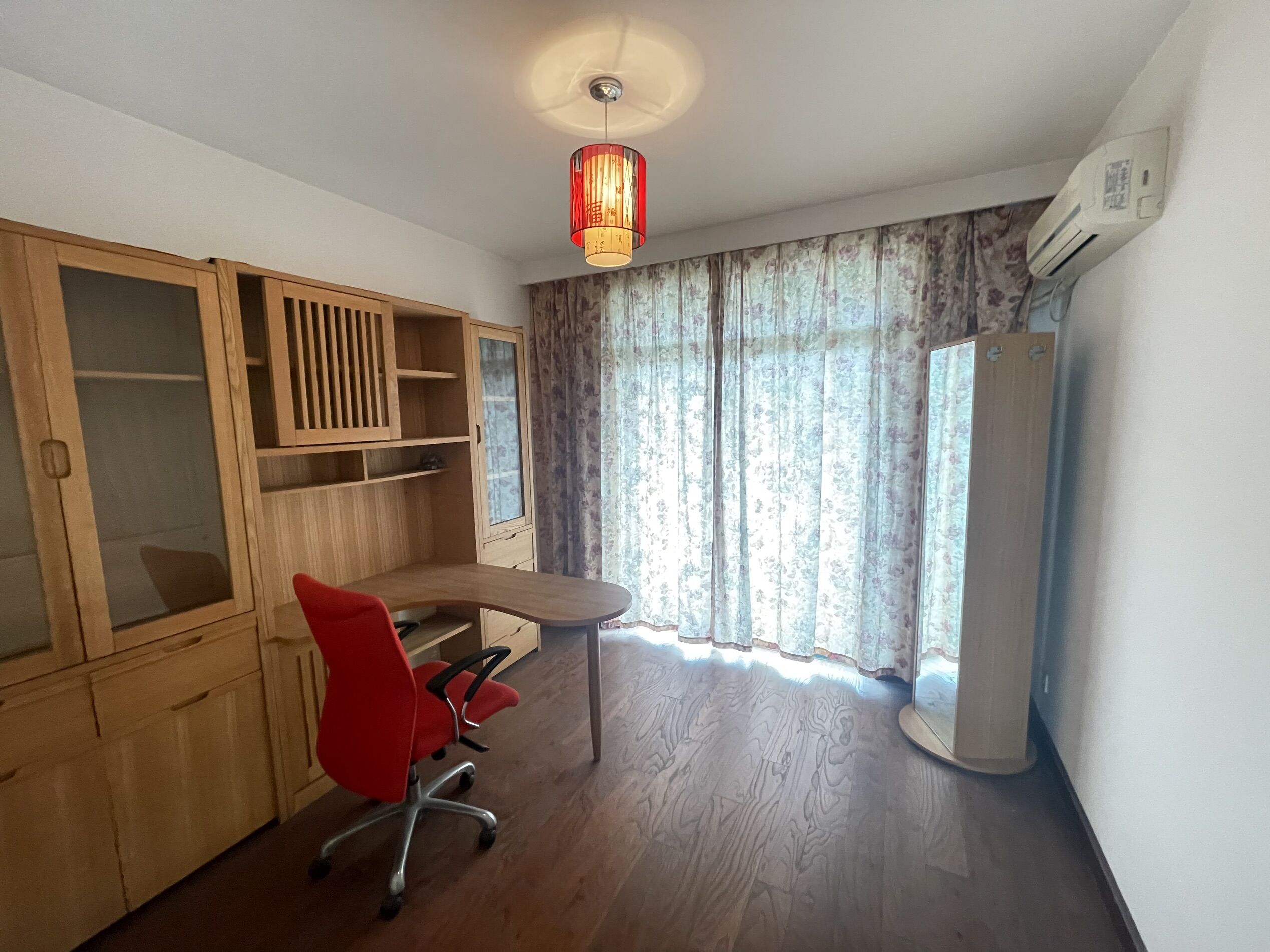凤凰莱茵苑 3室2厅2卫 182.00m&sup2;