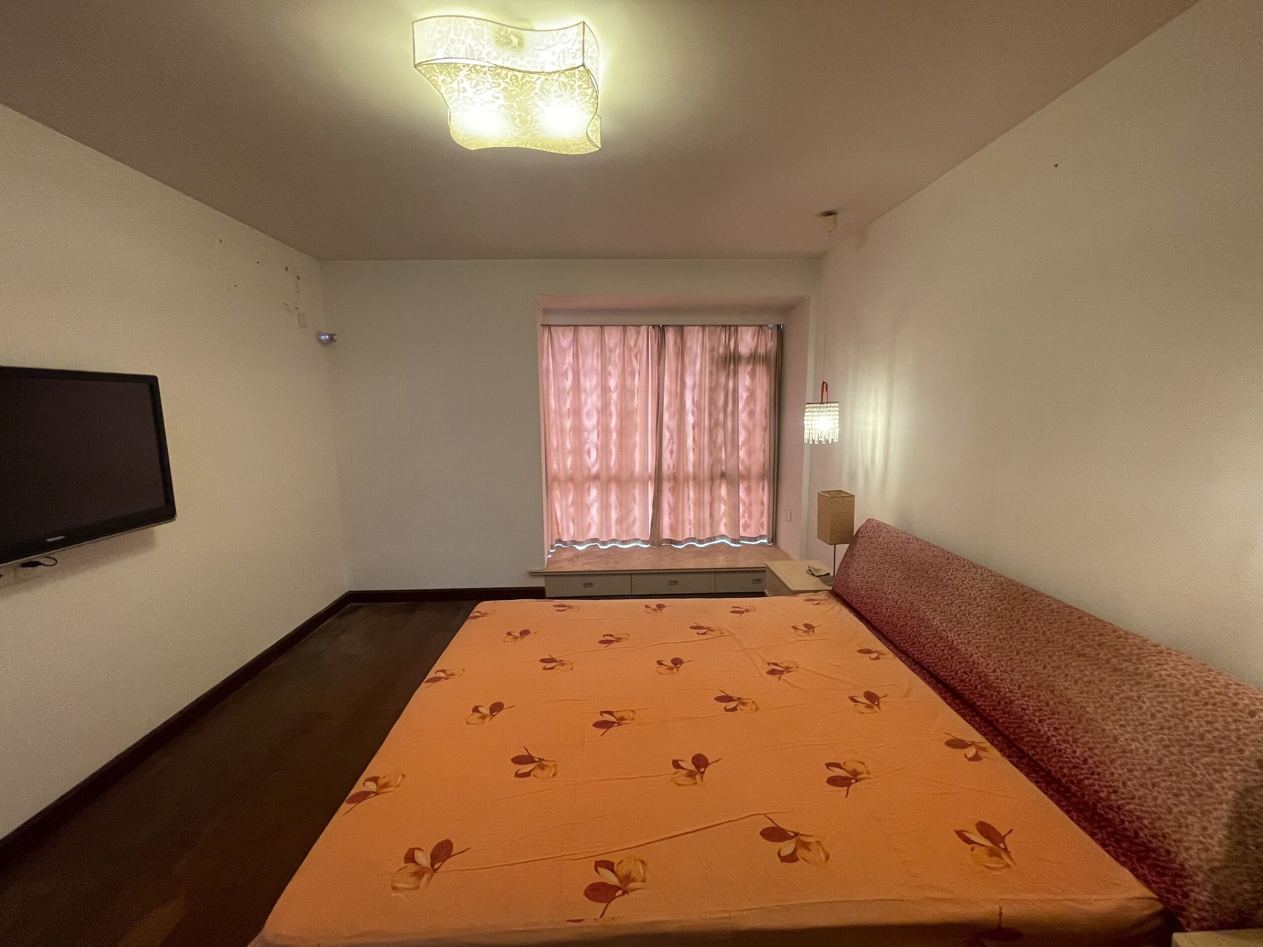凤凰莱茵苑 3室2厅2卫 182.00m&sup2;