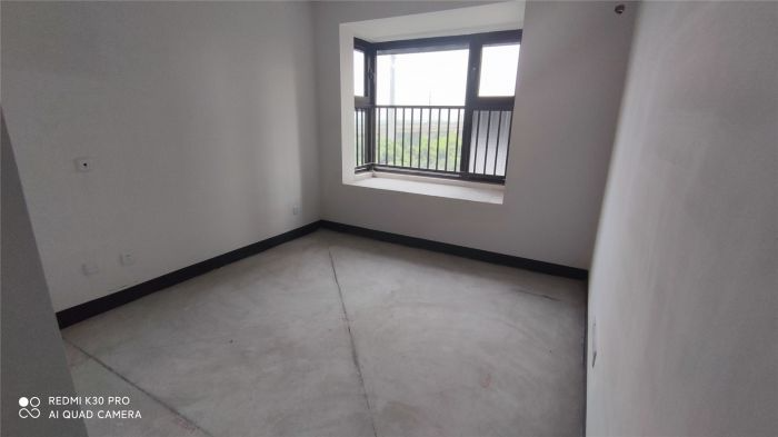 绿地新里城 3室2厅1卫 106m&sup2;