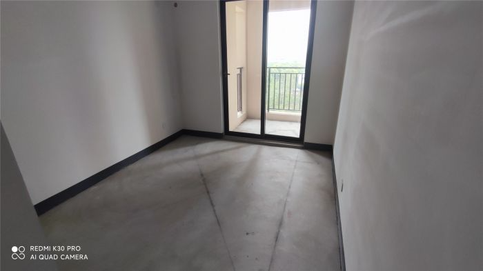 绿地新里城 3室2厅1卫 106m&sup2;