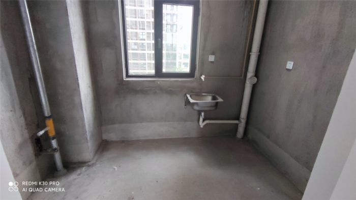 绿地新里城 3室2厅1卫 106m&sup2;