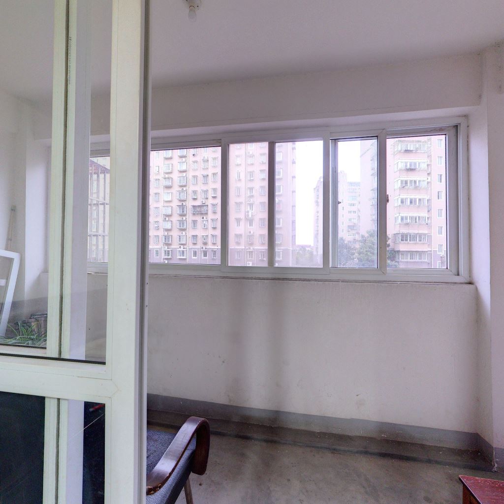 外滩北苑 3室2厅2卫 138m&sup2;