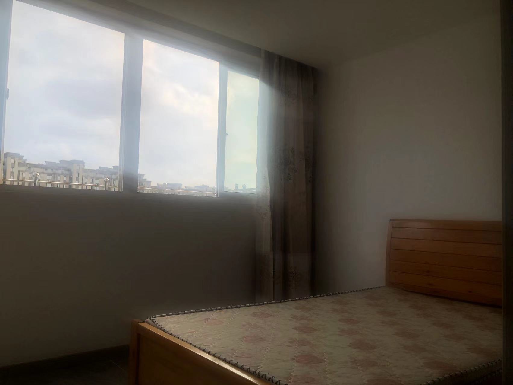 紫东花苑 3室2厅1卫 90m&sup2;