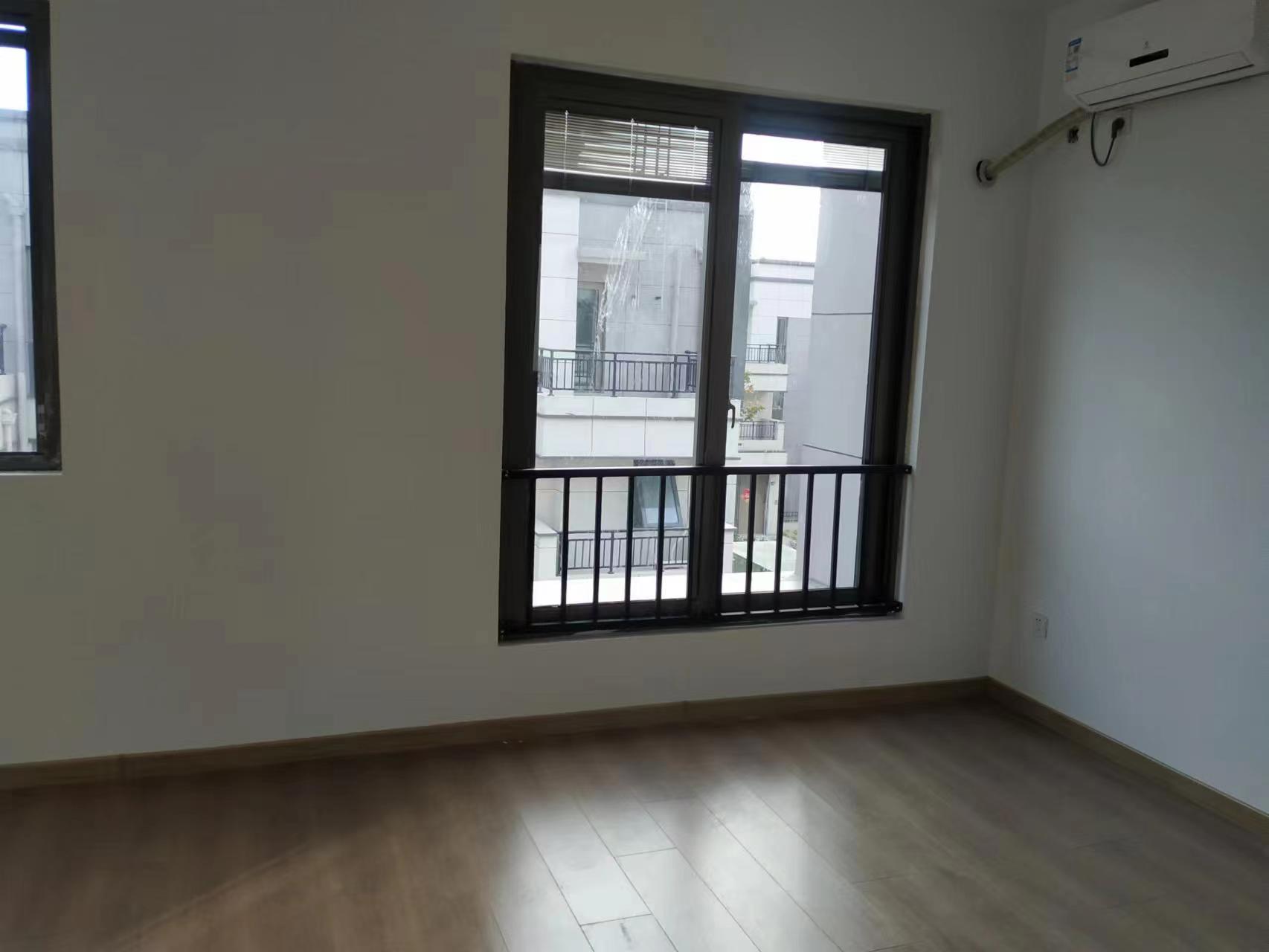 融信&middot;澜宸 5室2厅2卫 121m&sup2;