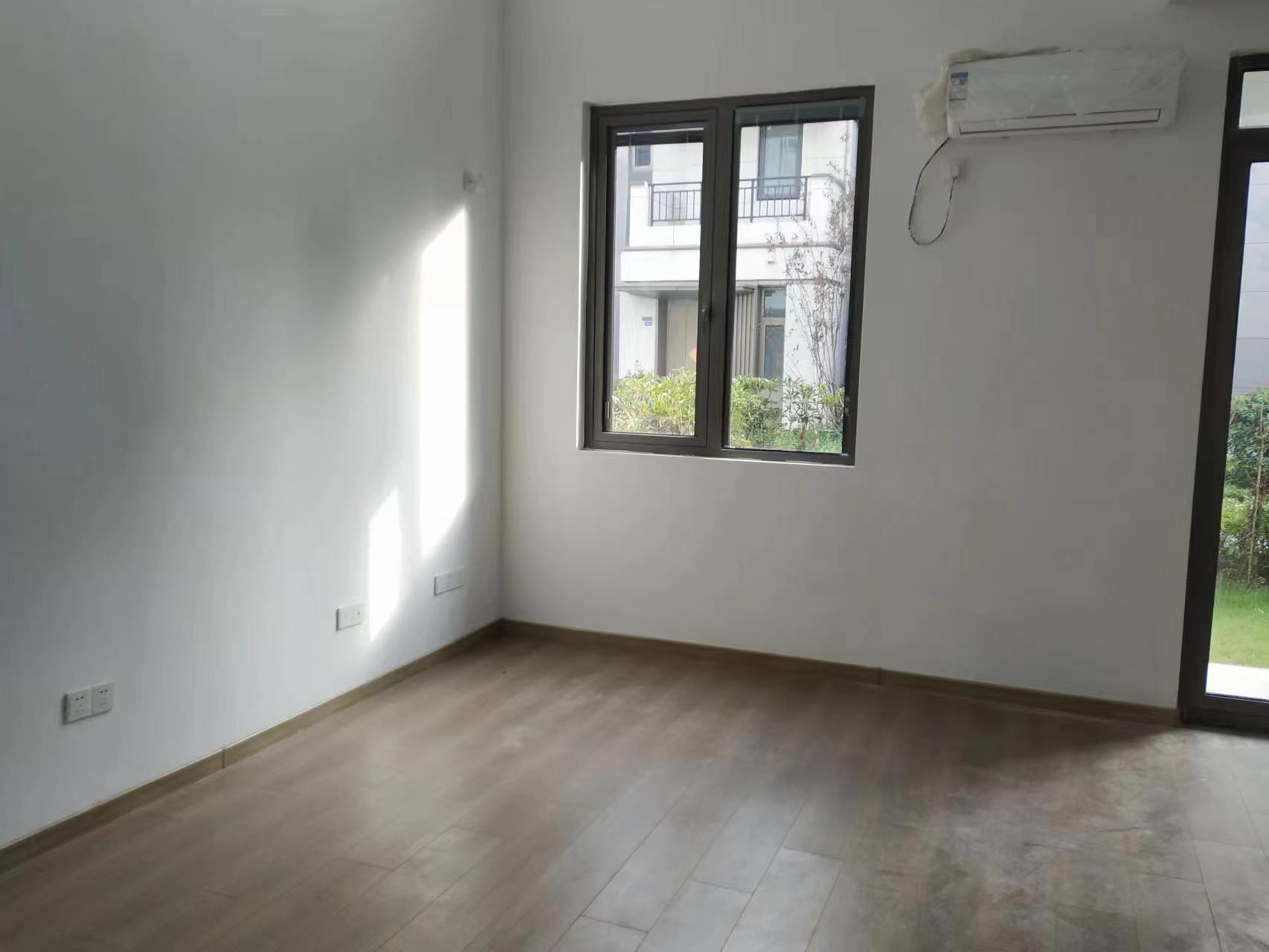 融信&middot;澜宸 5室2厅2卫 121m&sup2;