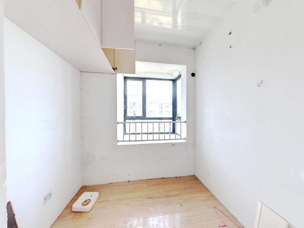 中港城 5室2厅3卫 228.00m&sup2;