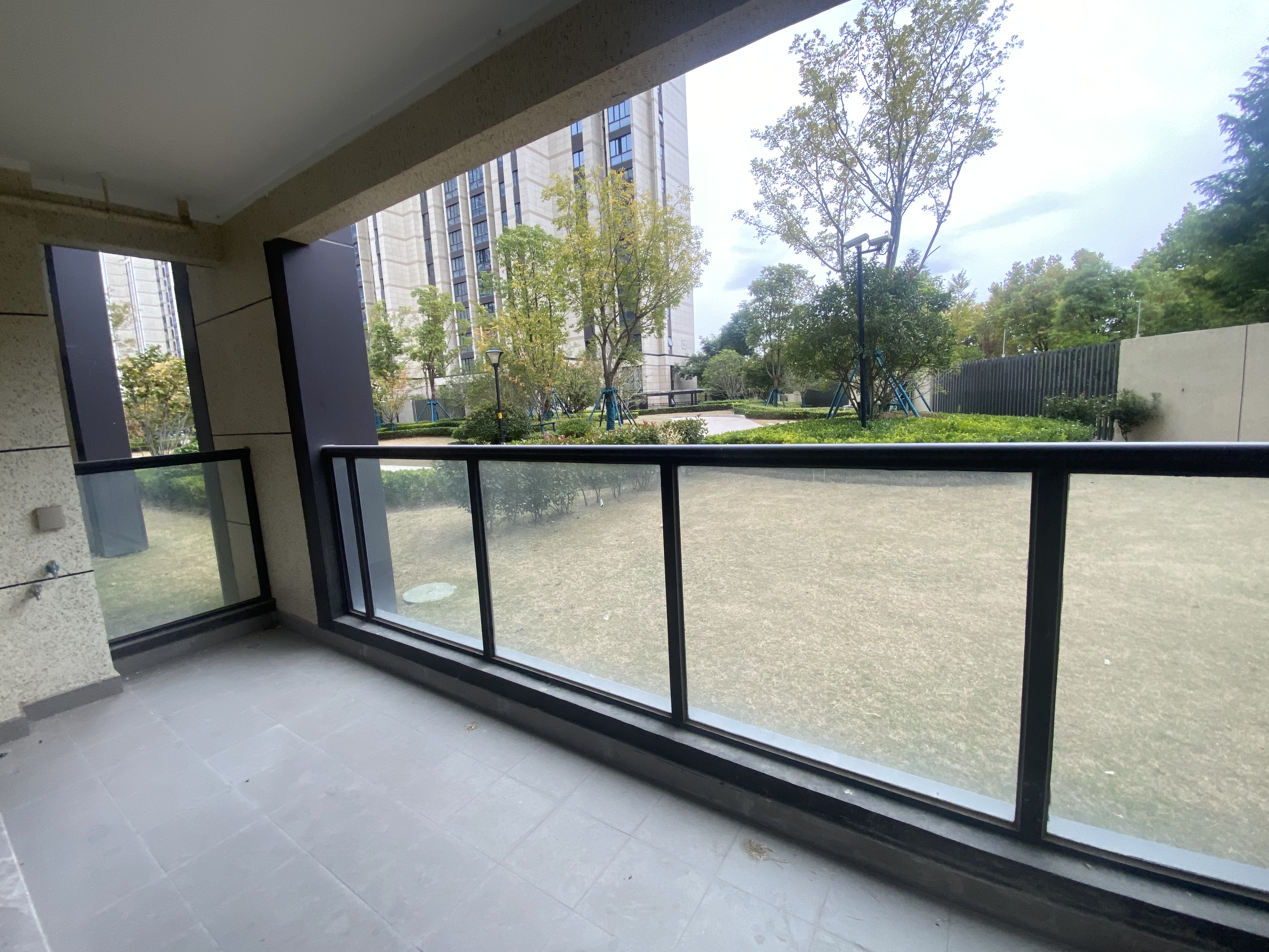 雍华府 3室2厅2卫 110m²