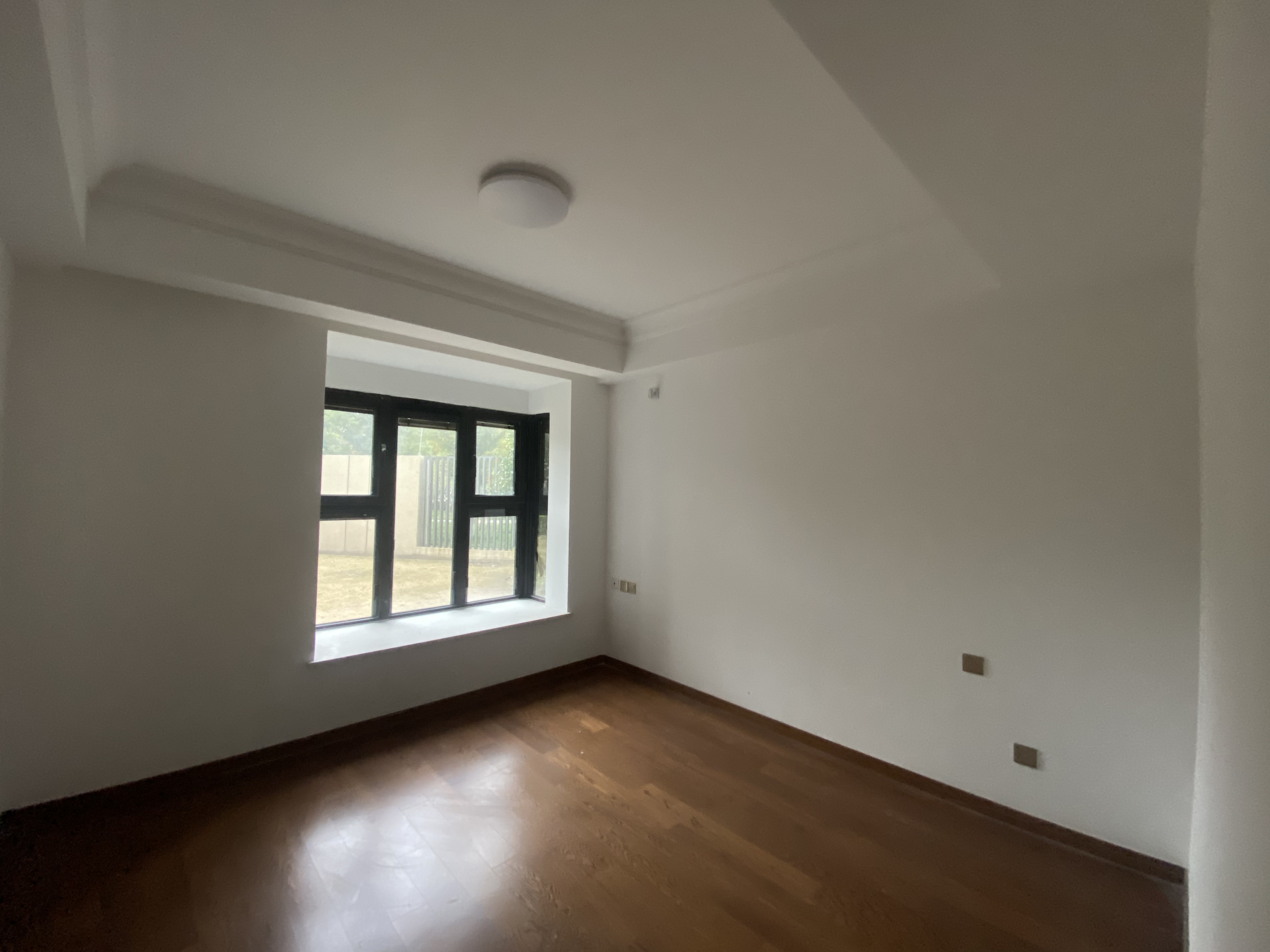 雍华府 3室2厅2卫 110m&sup2;