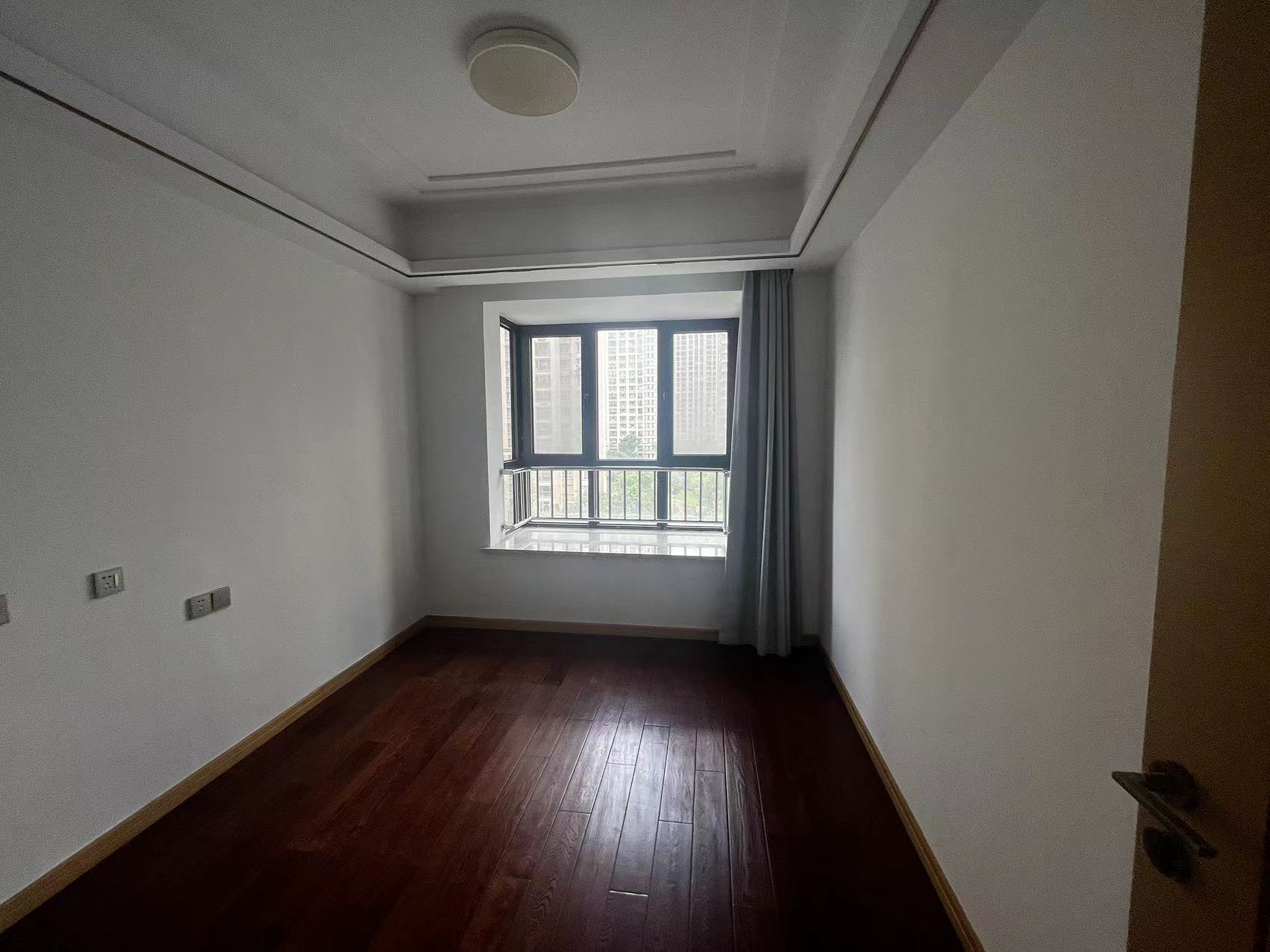 中南世纪花城三期 4室2厅2卫 145.00m&sup2;