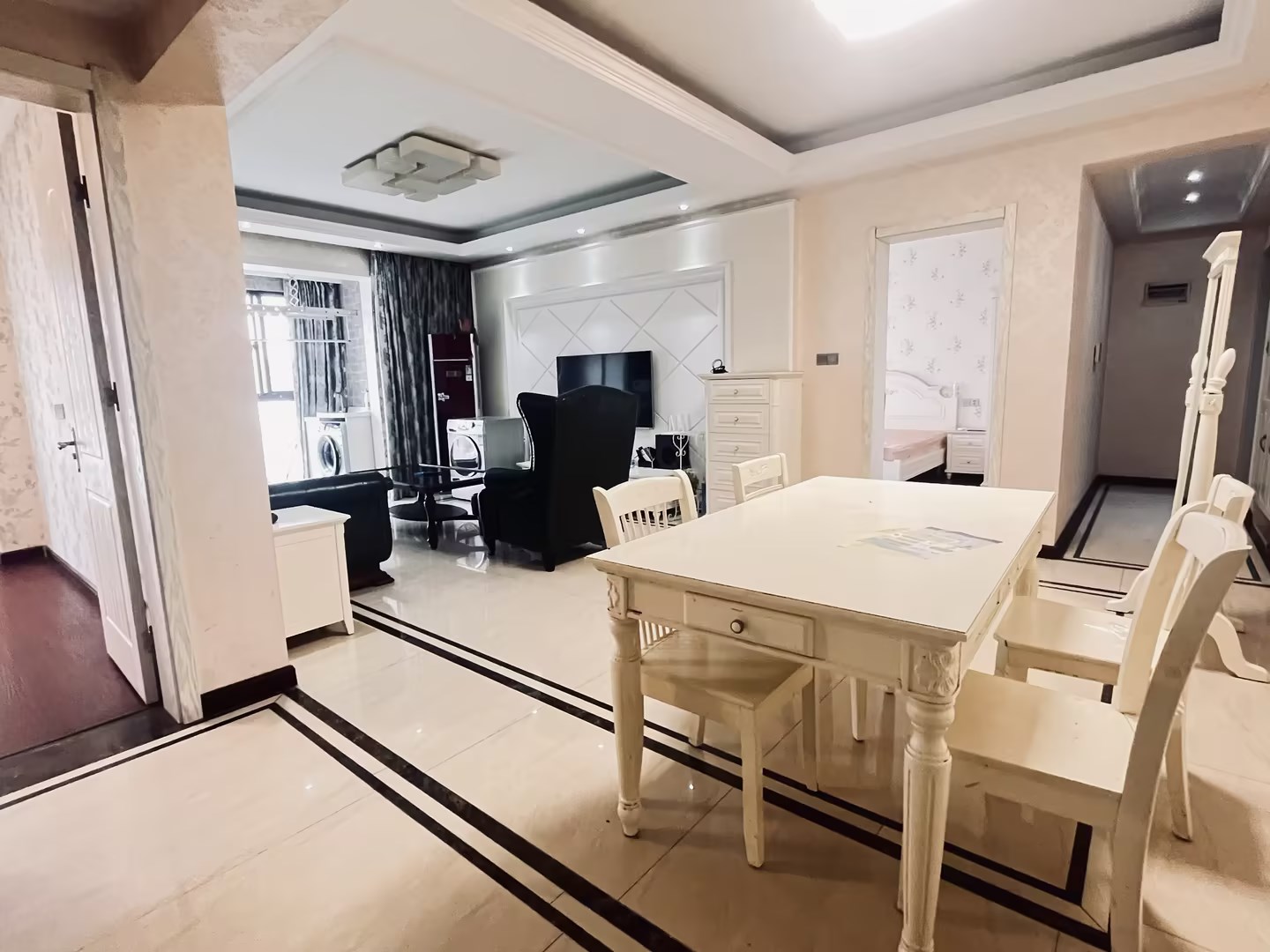 银洲&middot;皇家花园 2室2厅1卫 114m&sup2;