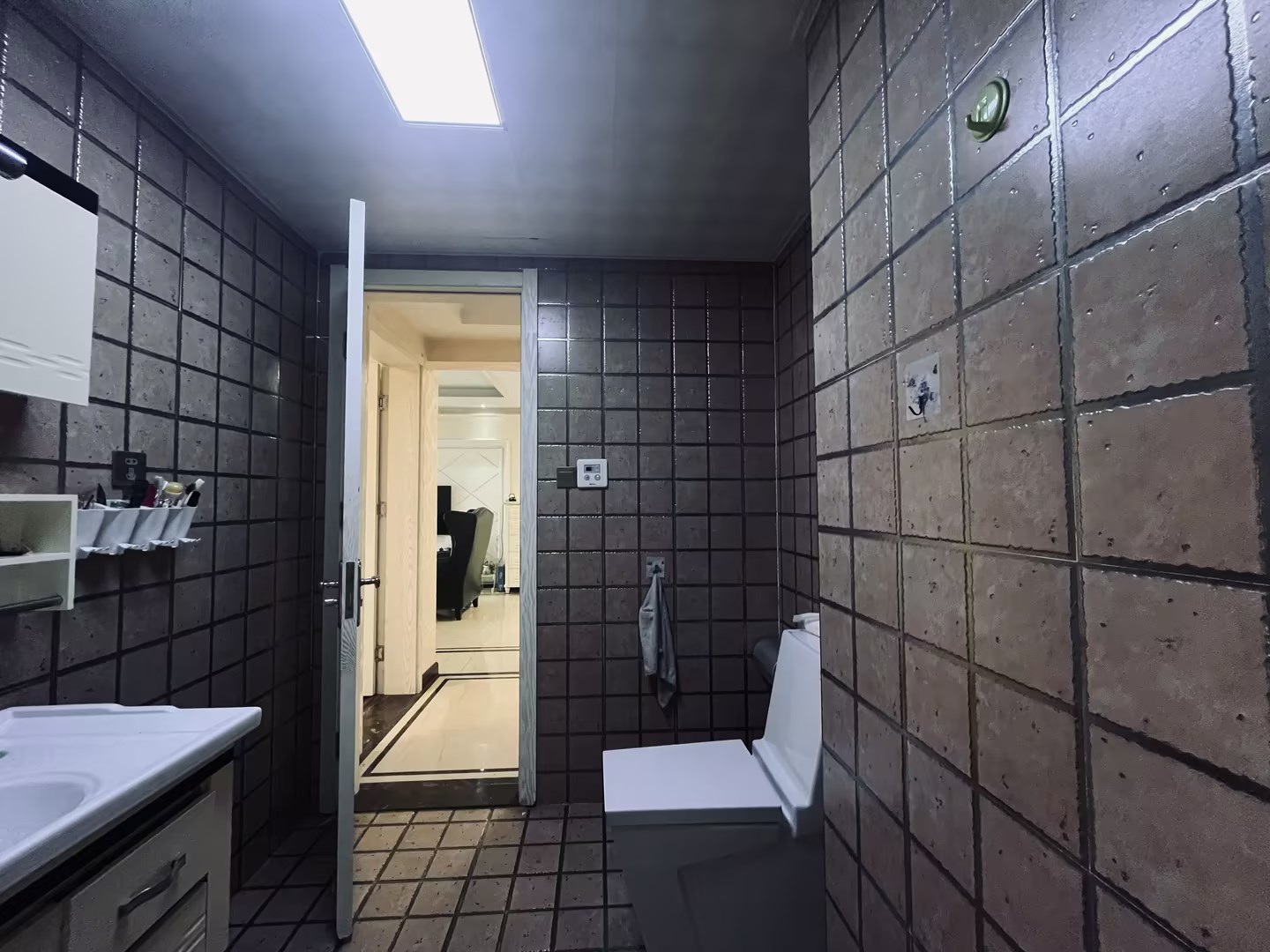 银洲&middot;皇家花园 2室2厅1卫 114m&sup2;
