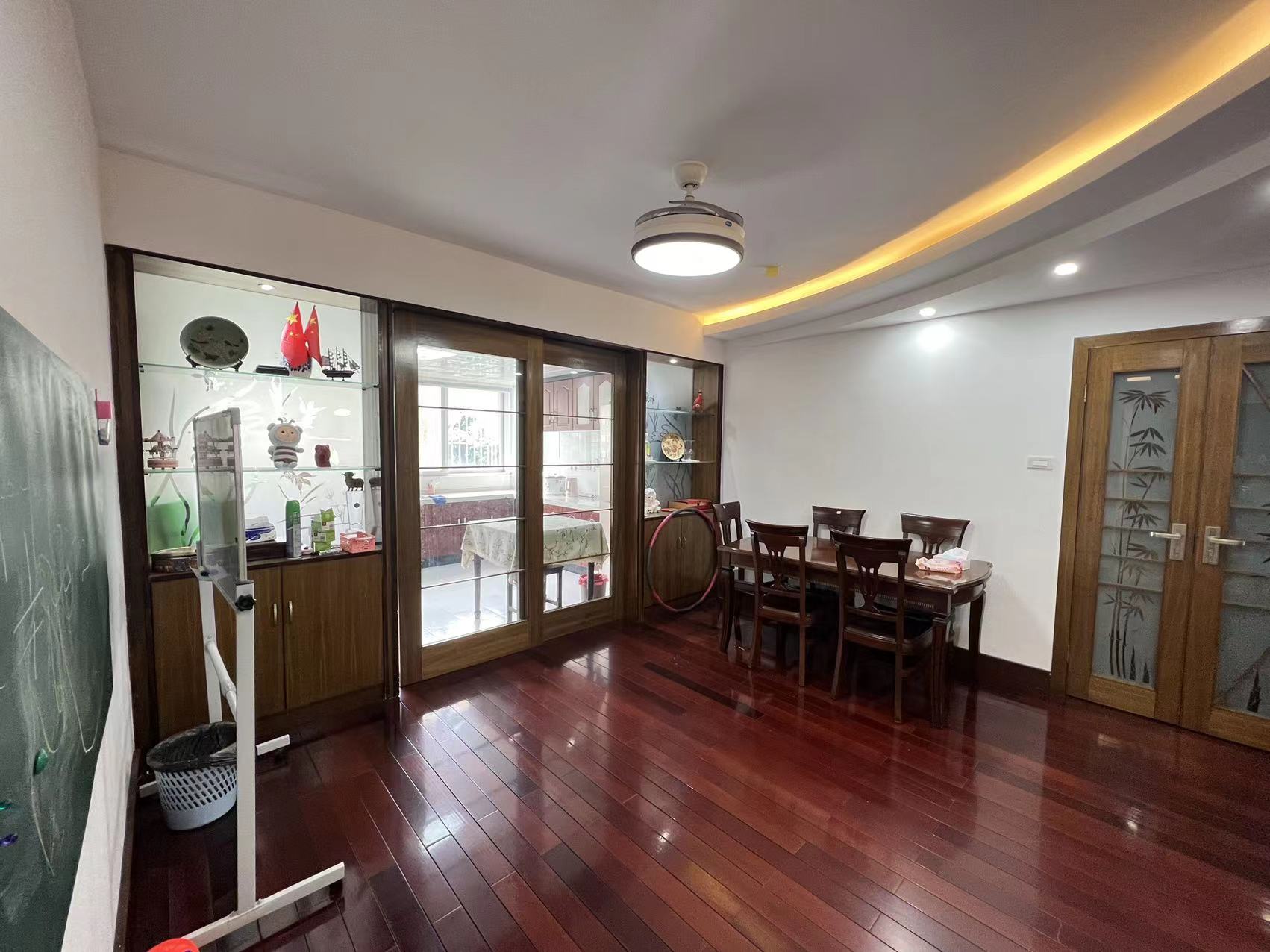 和兴花苑 3室2厅2卫 140.95m²