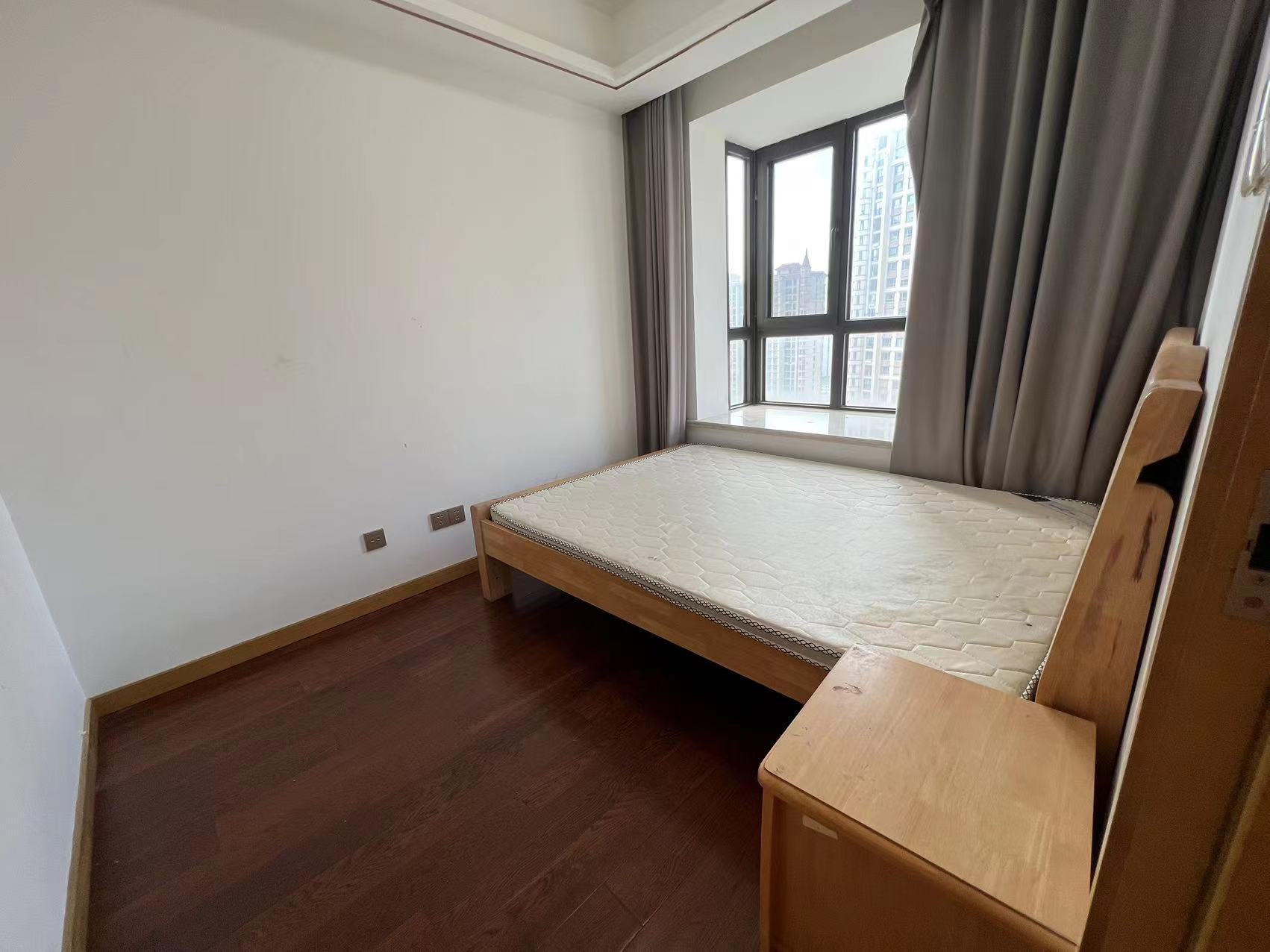 中南世纪花城三期 4室2厅2卫 140m&sup2;