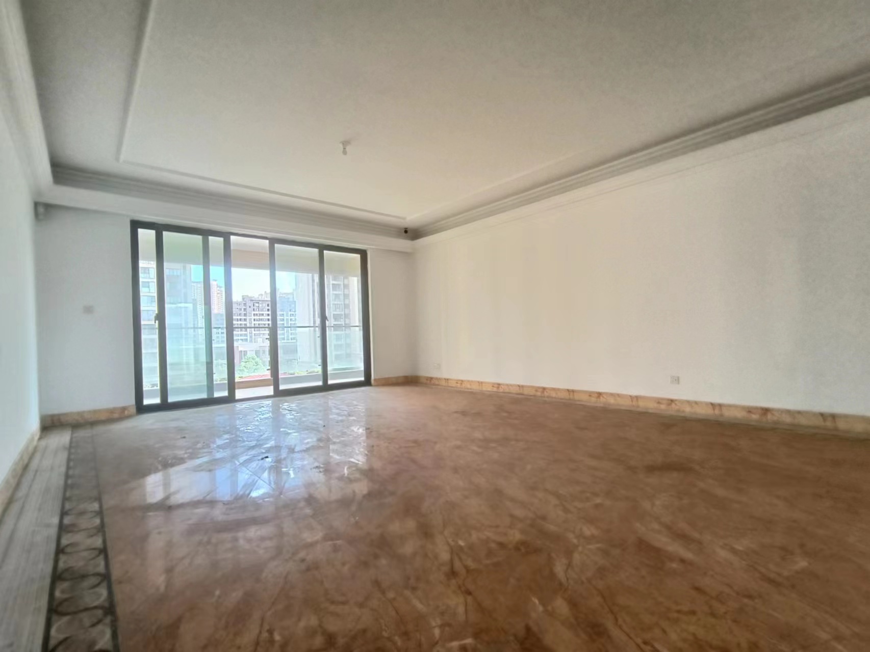 南通碧桂园翡翠华府 5室3厅4卫 266m&sup2;