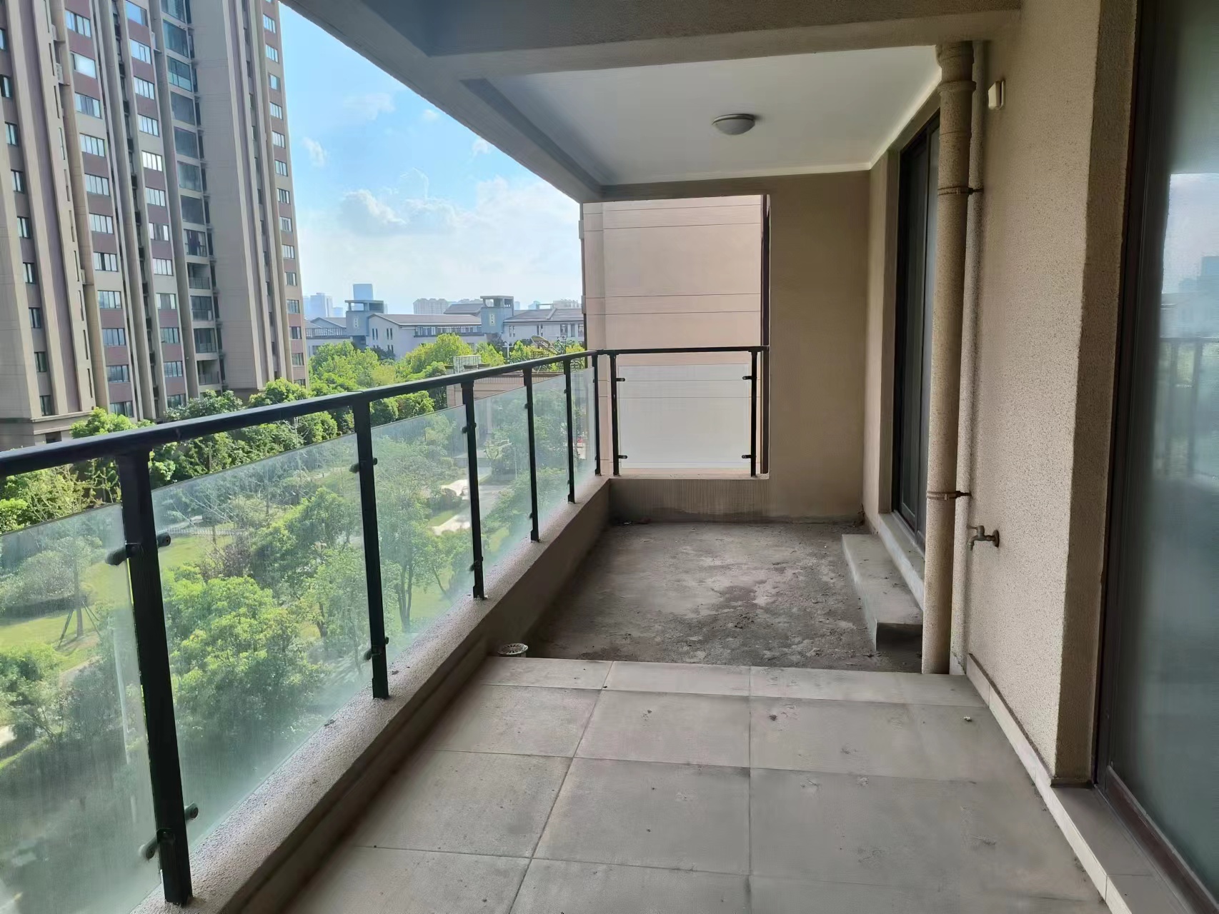 南通碧桂园翡翠华府 5室3厅4卫 266m&sup2;