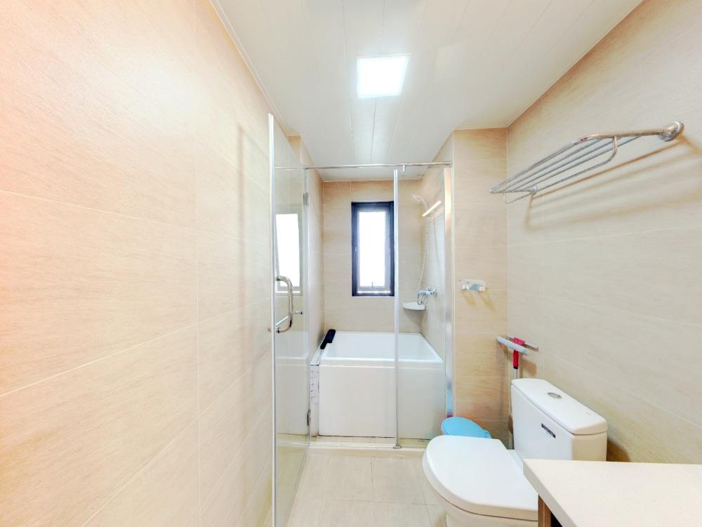 万科城市之光 3室2厅2卫 121m&sup2;