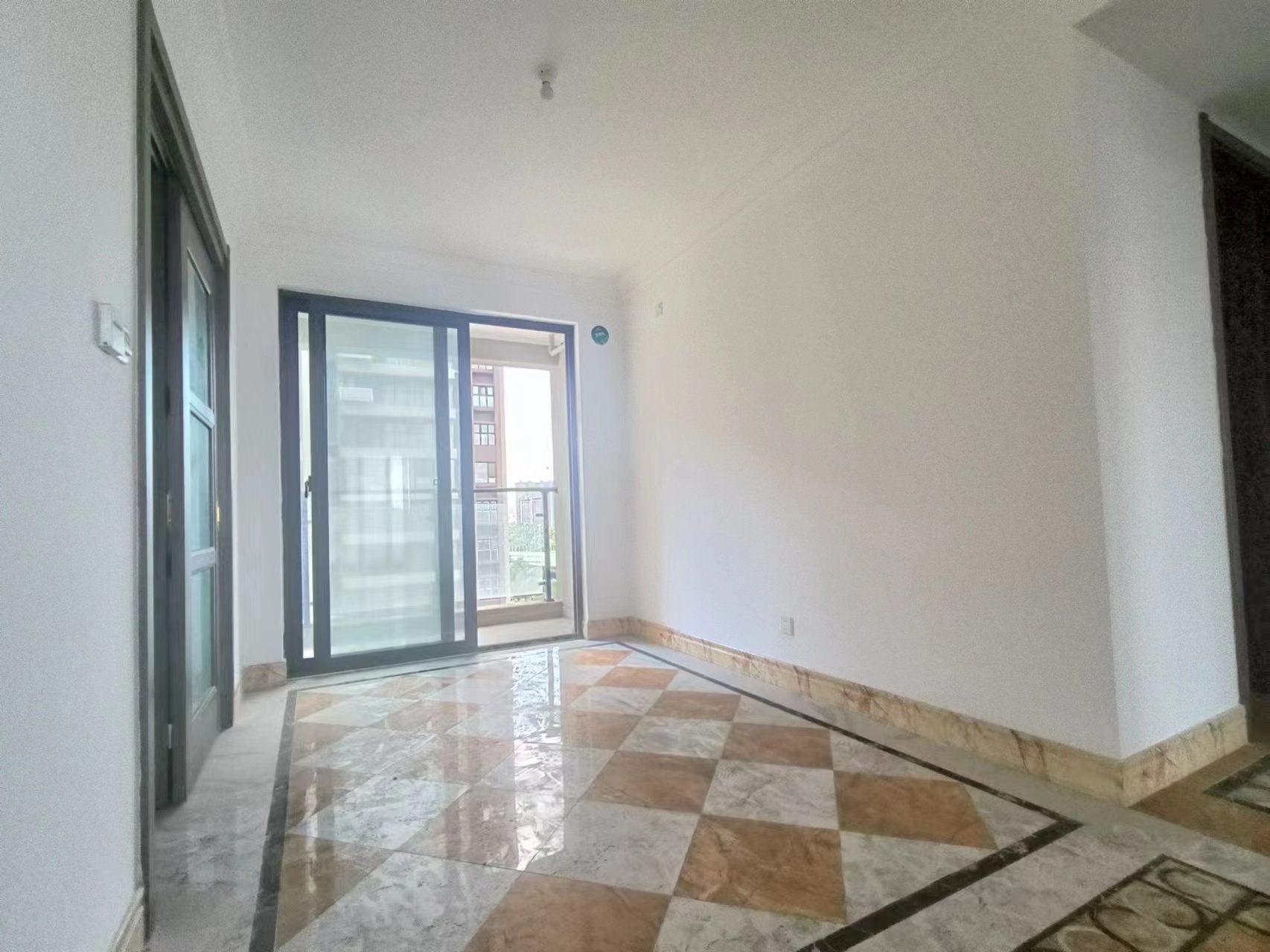 南通碧桂园翡翠华府 4室2厅2卫 144m&sup2;