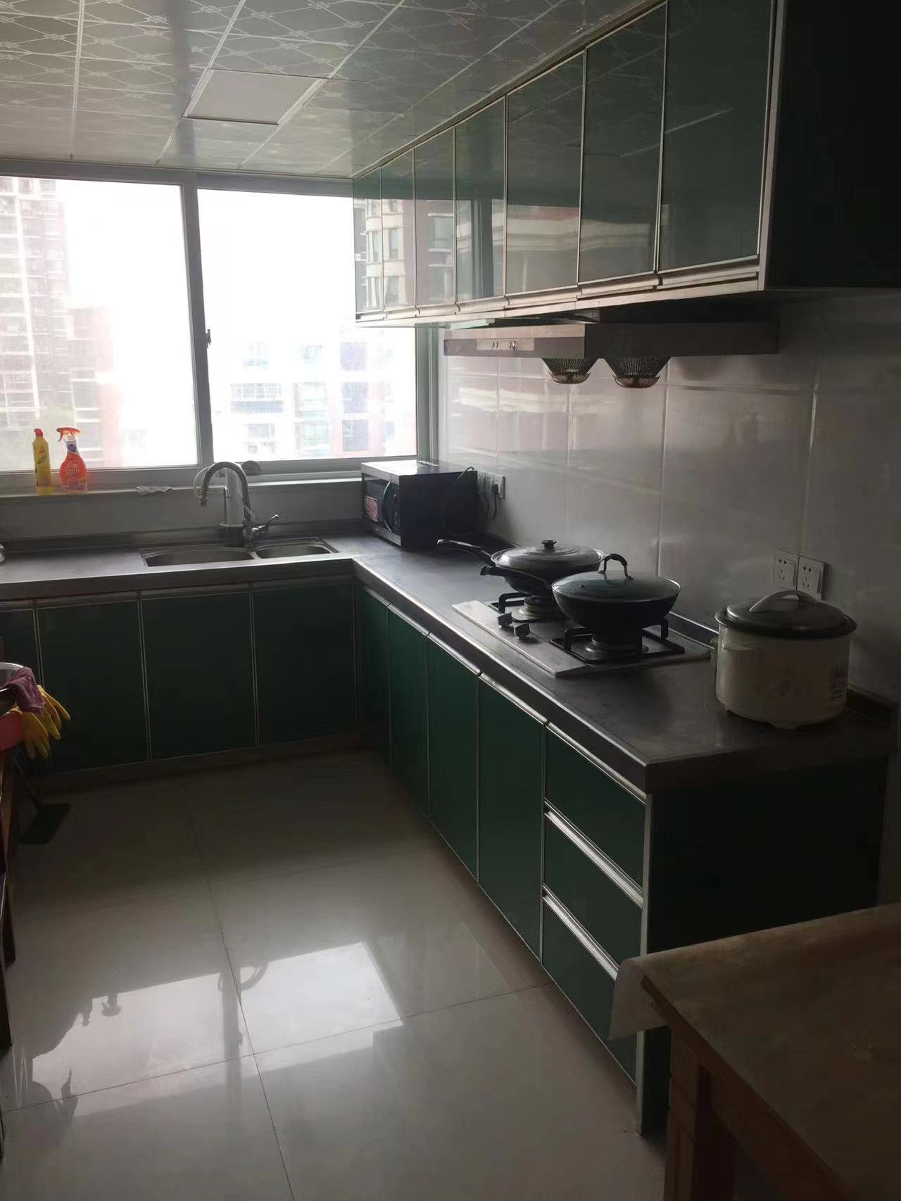 长航地中海花园 3室2厅1卫 158m&sup2;