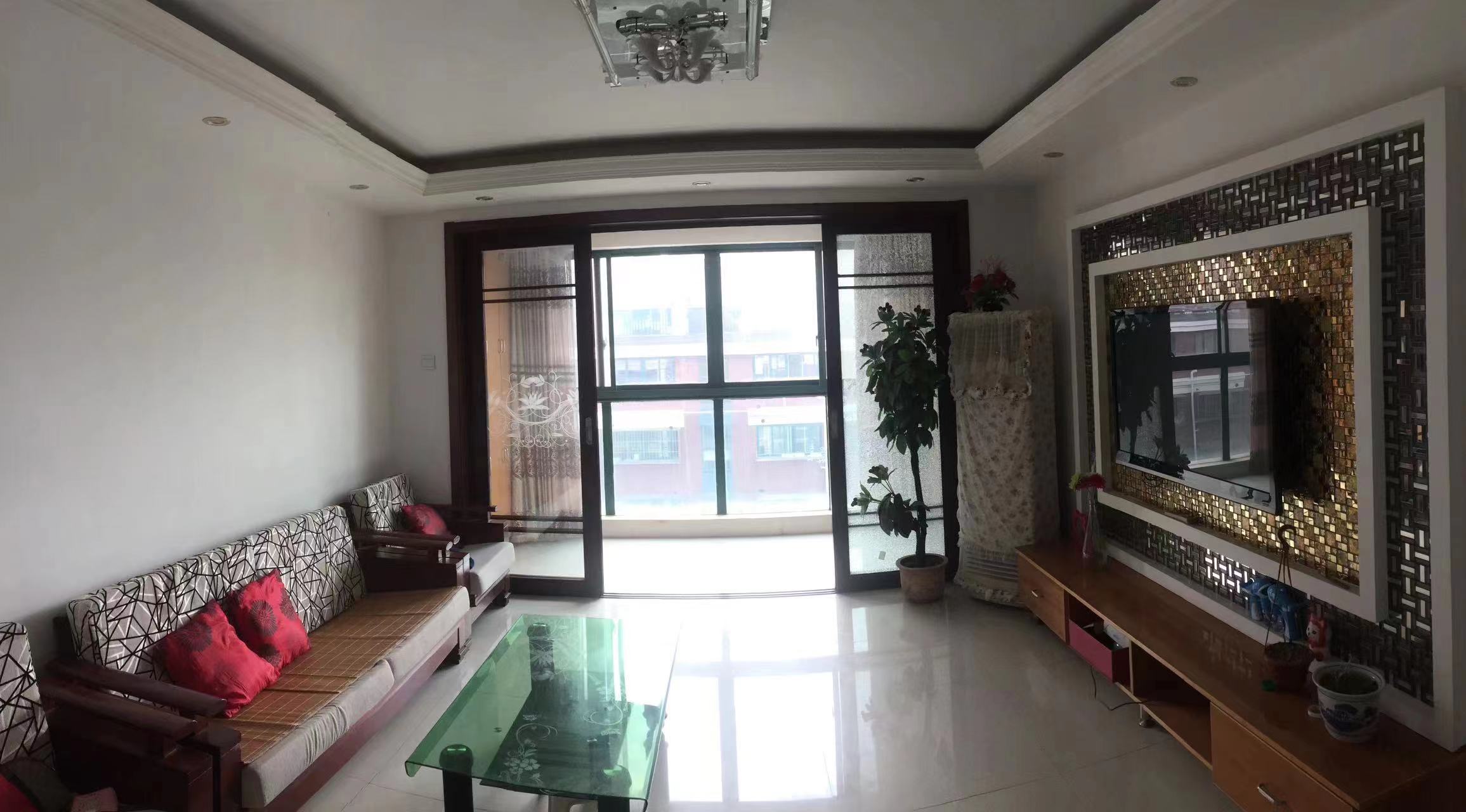 长航地中海花园 3室2厅1卫 158m²