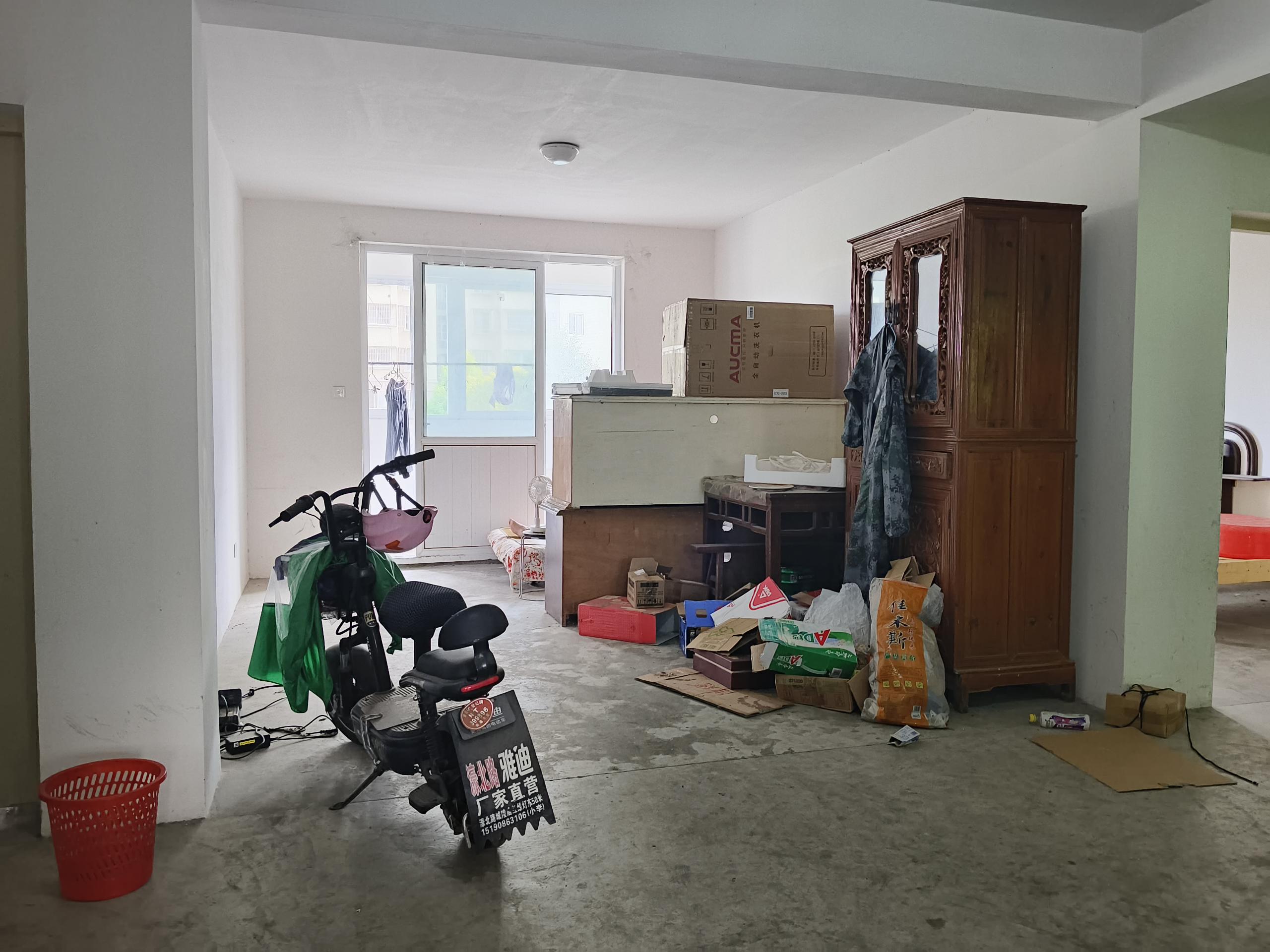 江海佳苑 3室2厅2卫 143m&sup2;