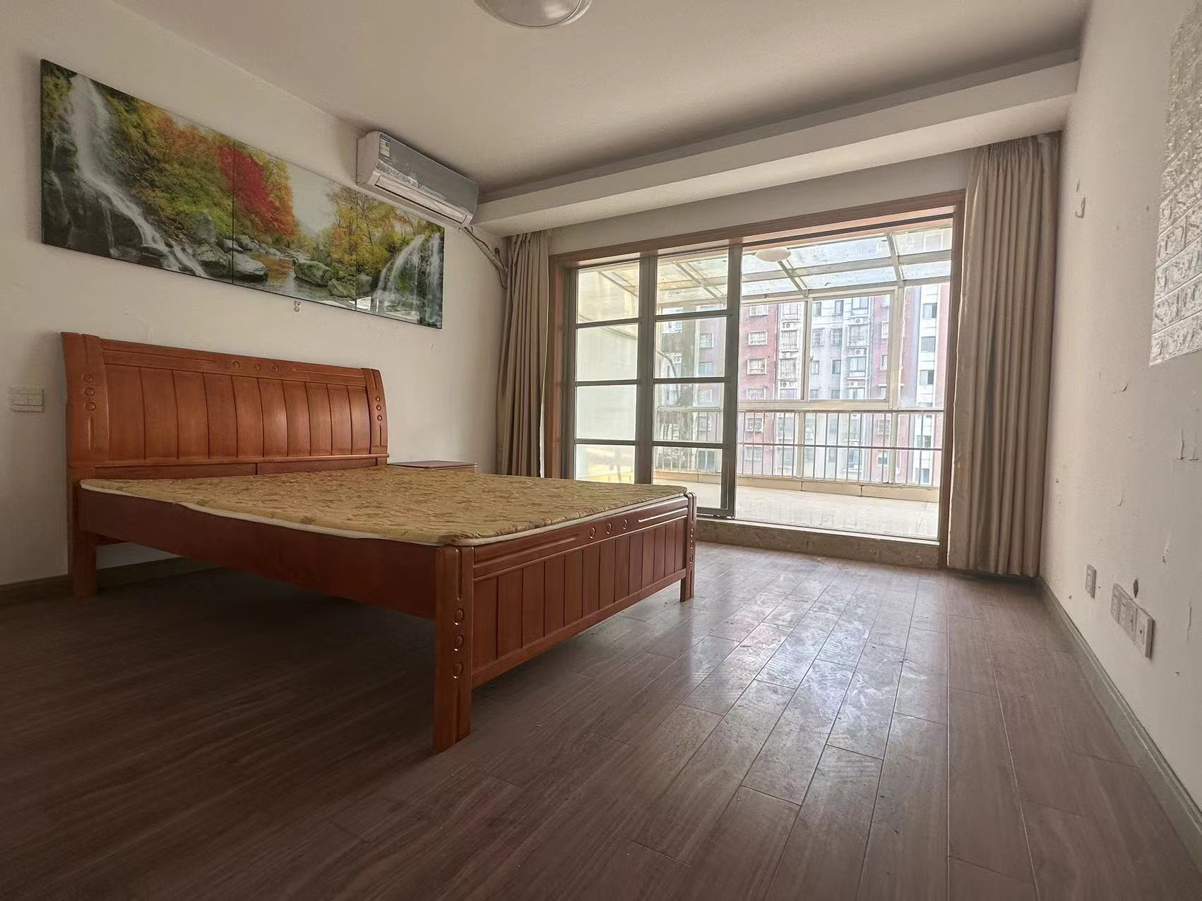 东大俪鑫 4室2厅2卫 186m&sup2;