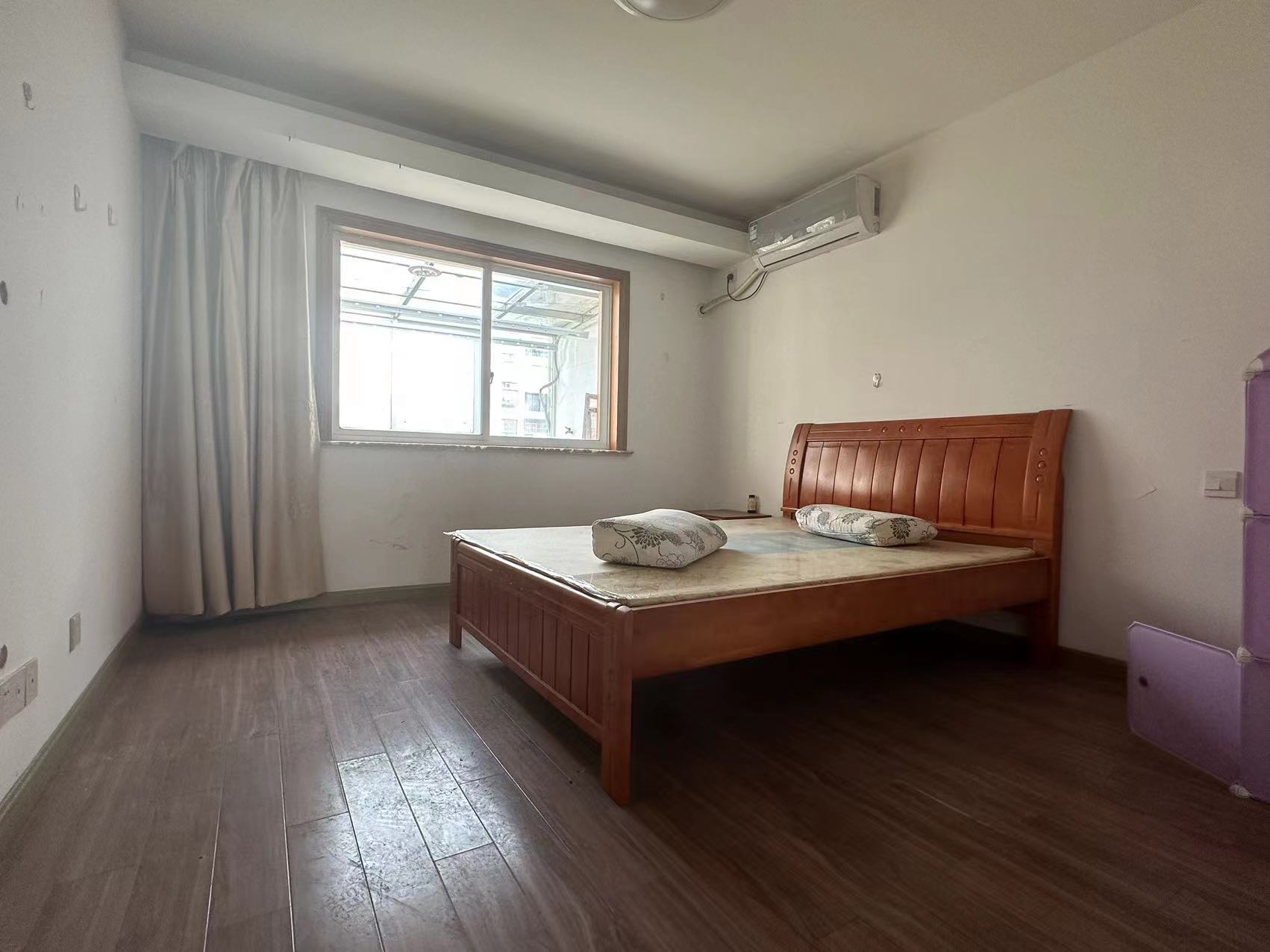 东大俪鑫 4室2厅2卫 186m&sup2;