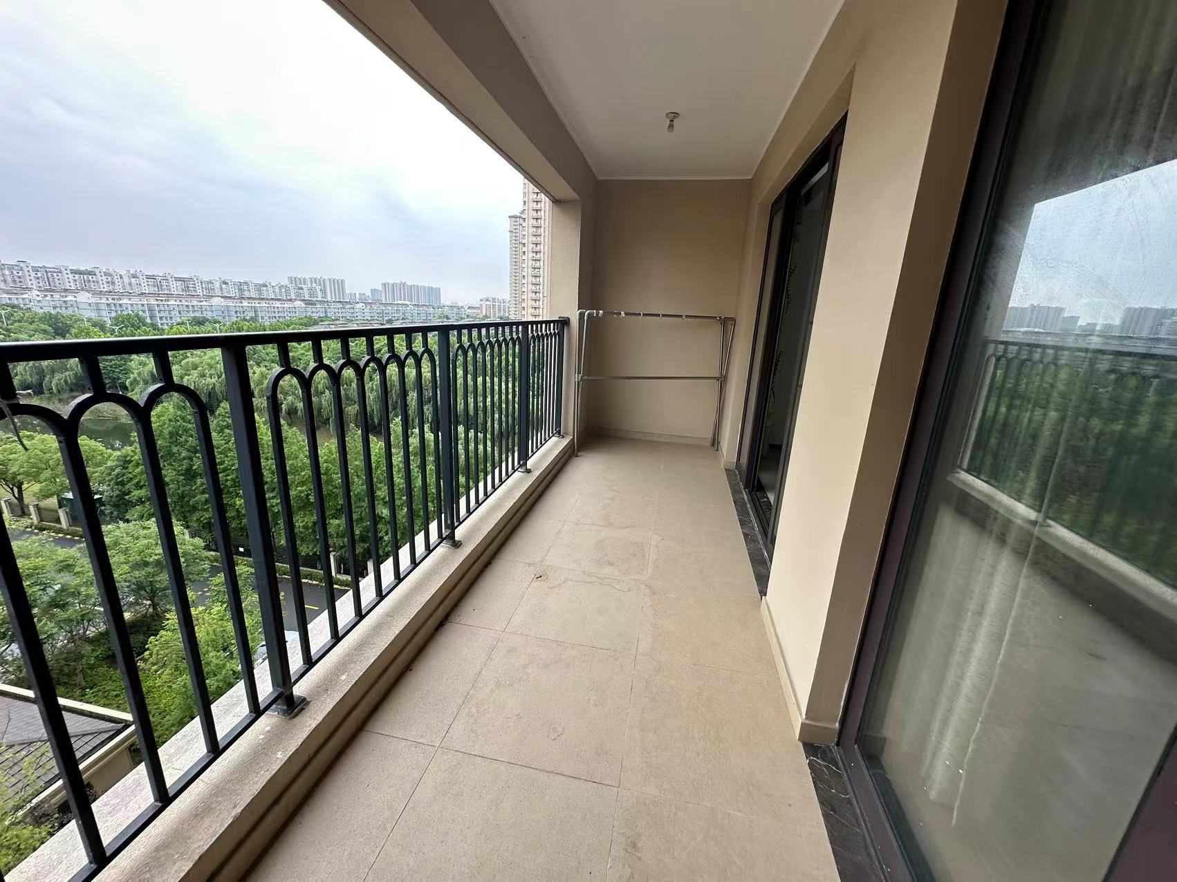 中南君悦府 3室2厅2卫 120m&sup2;