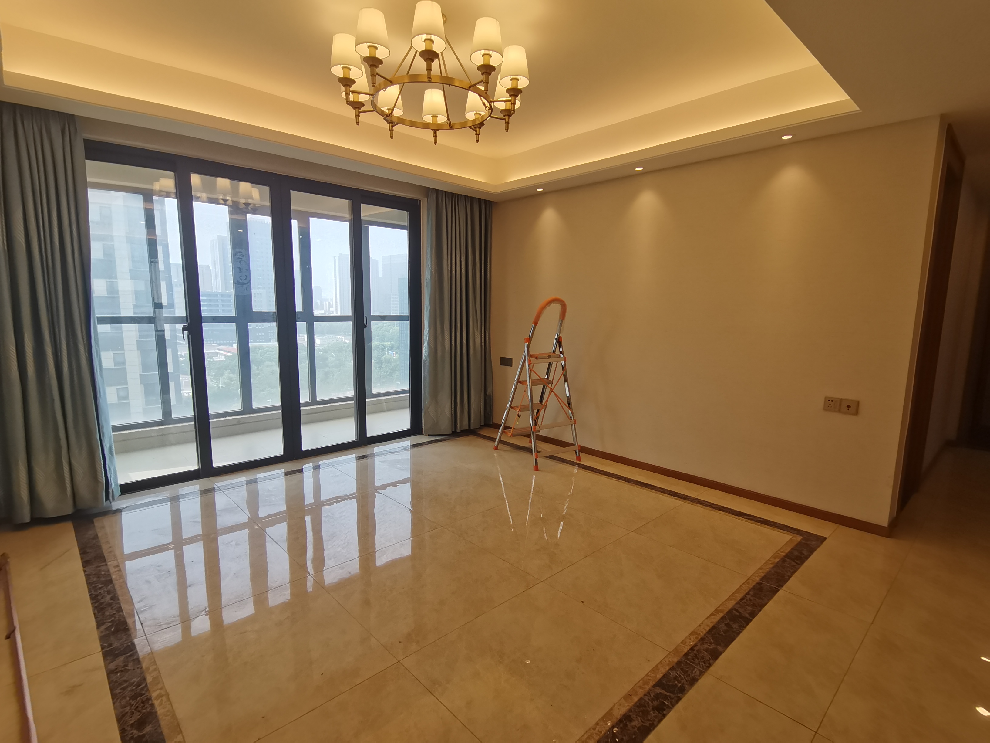中南漫悦湾 4室2厅2卫 122m²