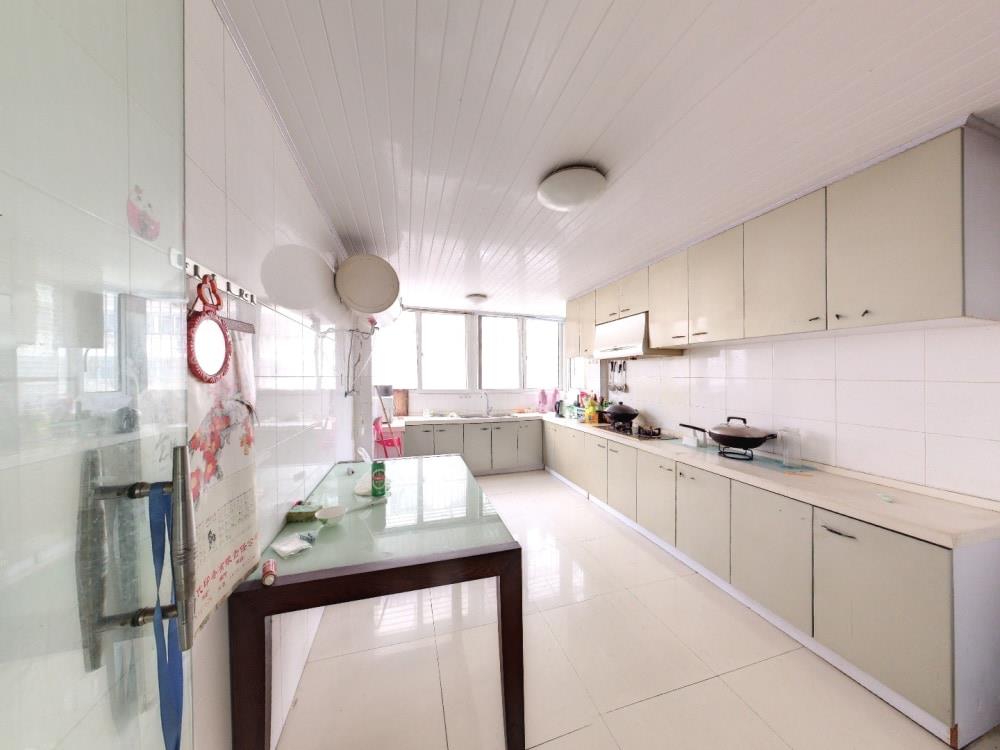 越江新村 4室2厅2卫 150m&sup2;