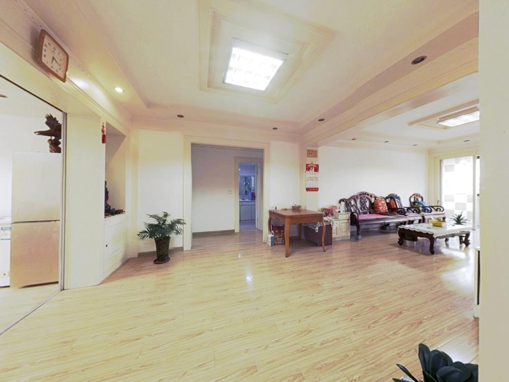 虹南小区 4室2厅2卫 152m&sup2;