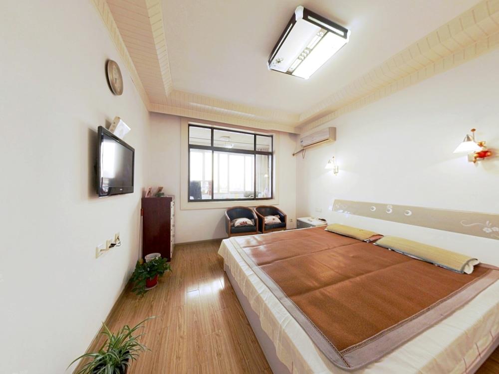 虹南小区 4室2厅2卫 152m&sup2;