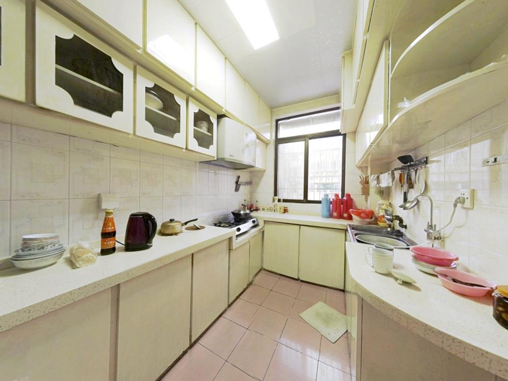 虹南小区 4室2厅2卫 152m&sup2;