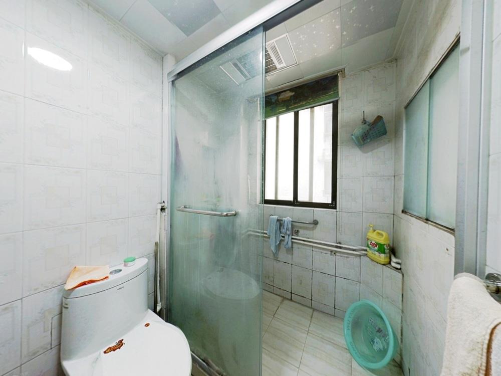 虹南小区 4室2厅2卫 152m&sup2;