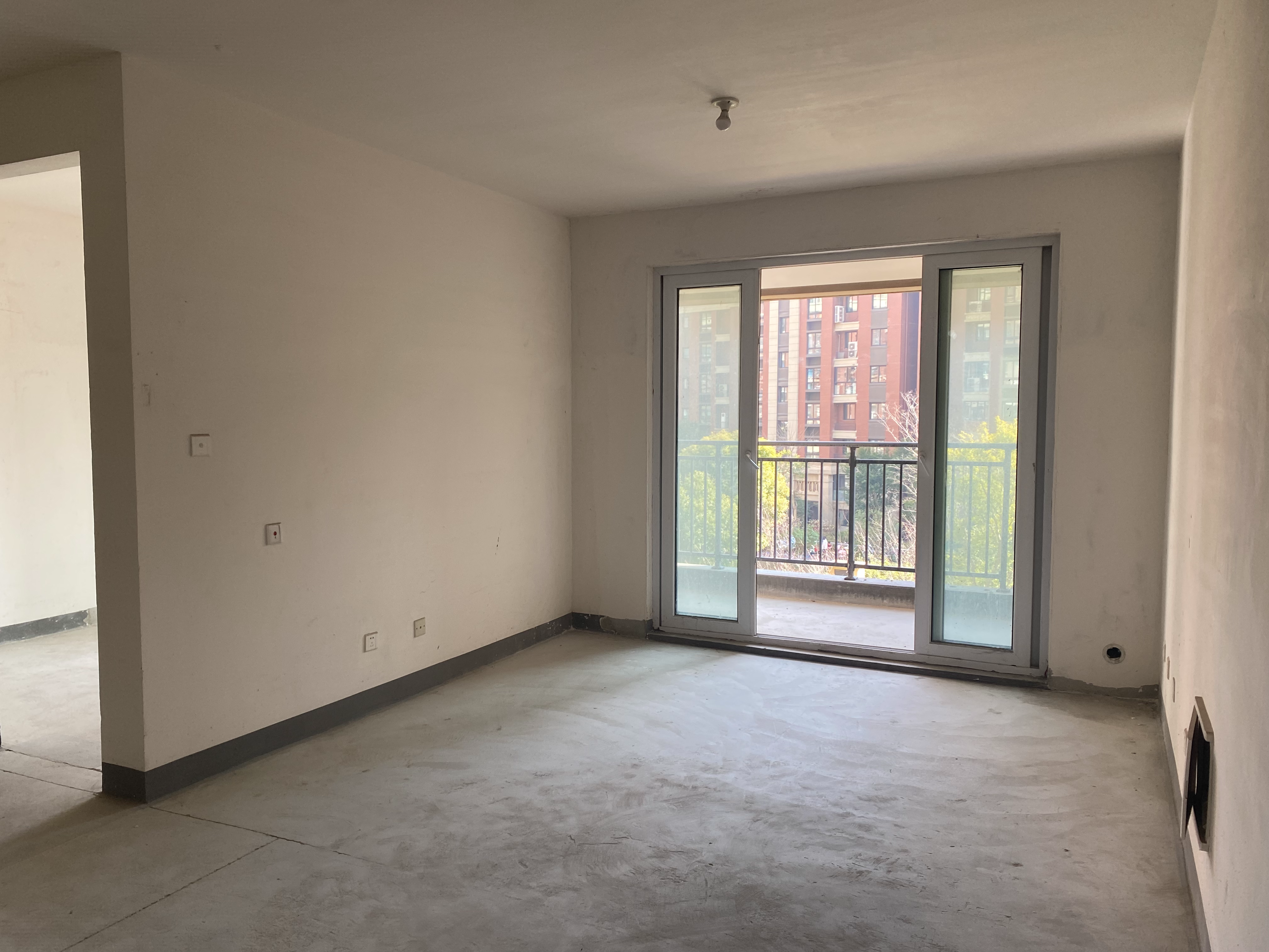 新城香溢紫郡 3室2厅1卫 124m&sup2;