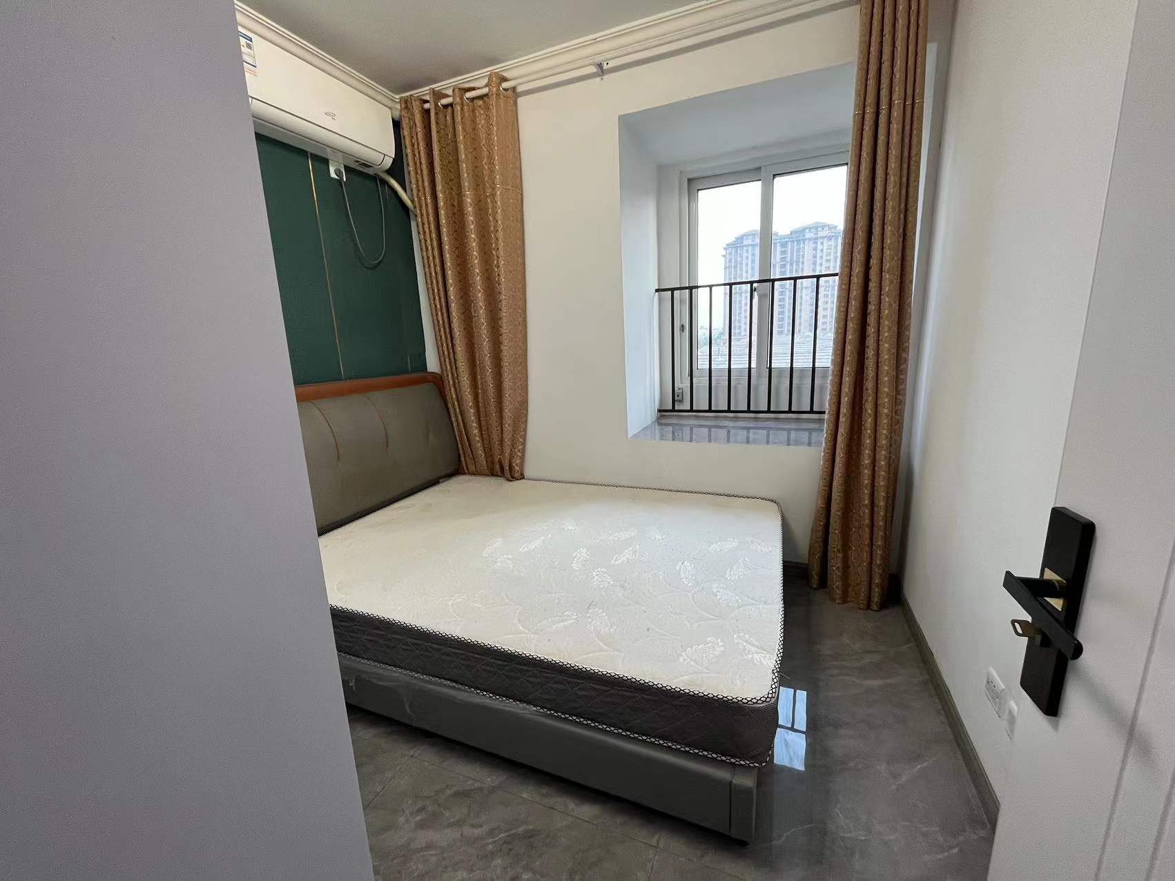 景瑞御府 3室2厅1卫 95m&sup2;