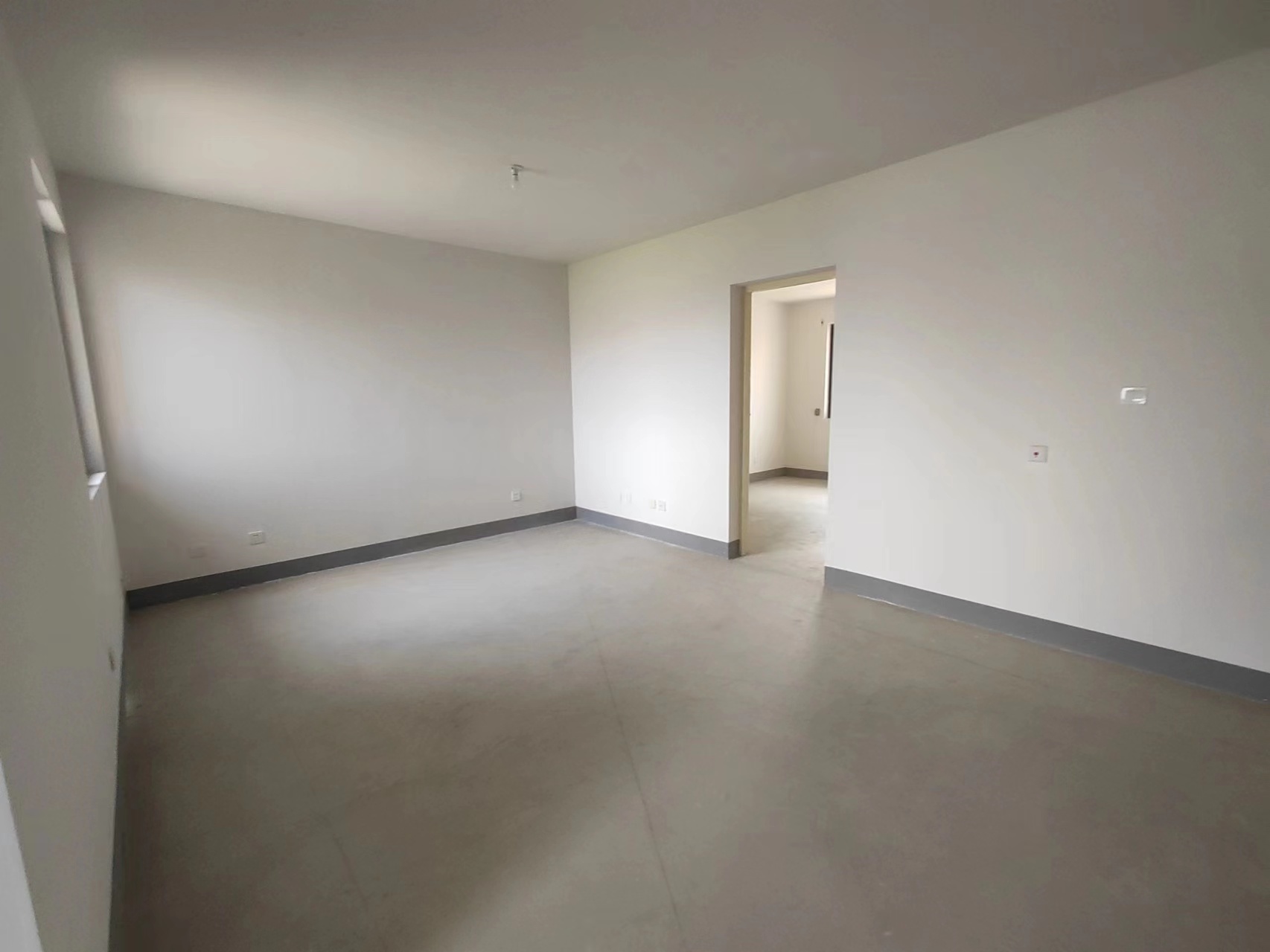 红星嘉苑 3室2厅1卫 120m²