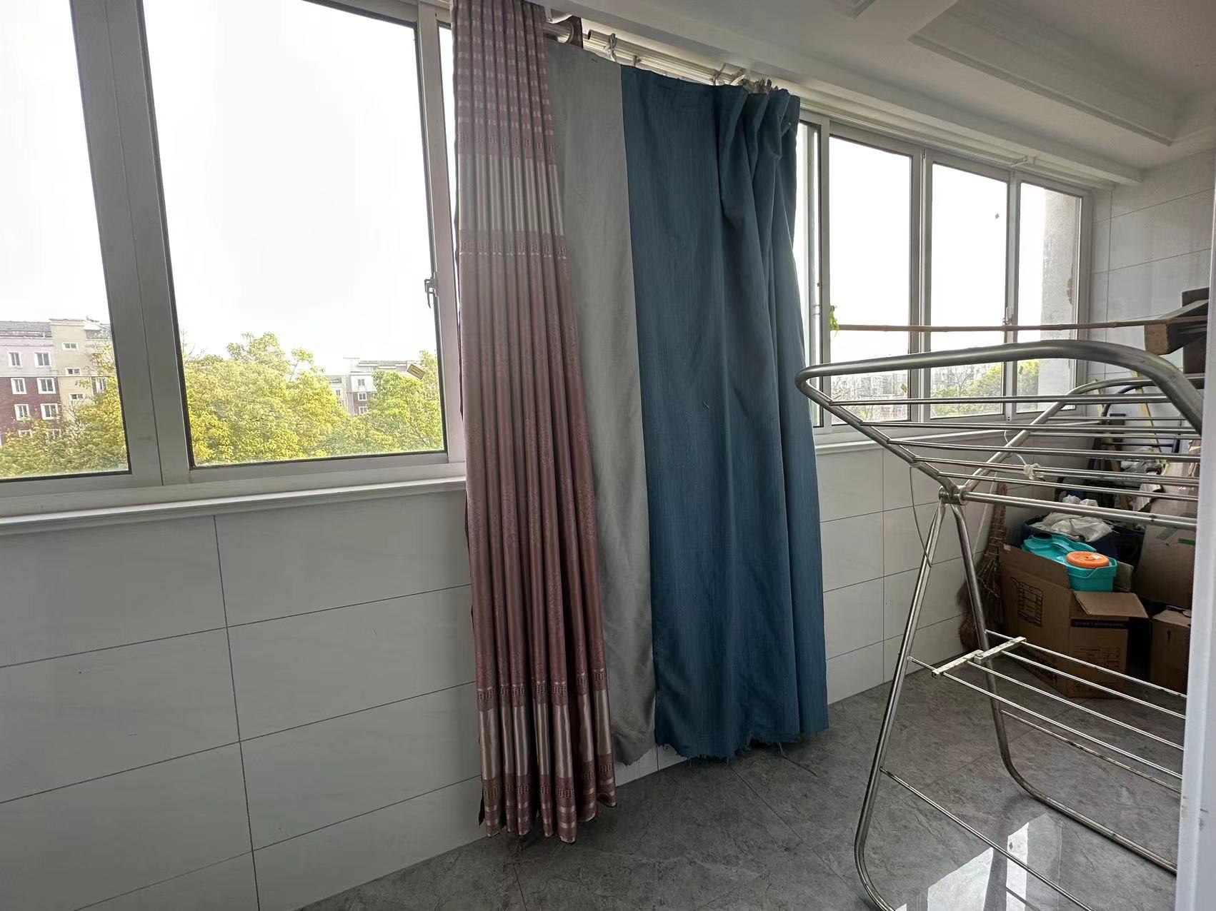 金泰花园C区 3室2厅2卫 130m&sup2;