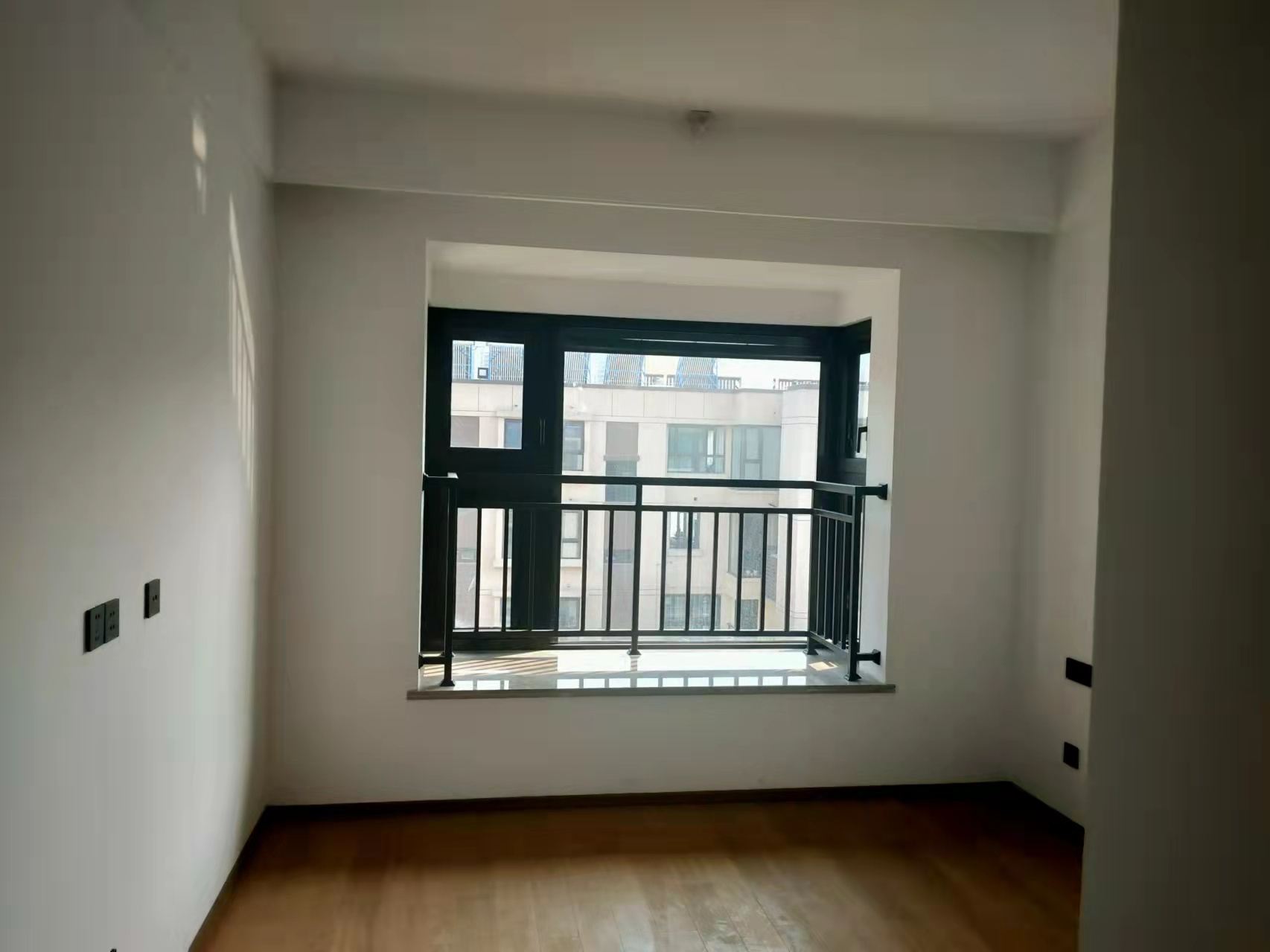春风南岸东园 4室2厅3卫 167.00m&sup2;