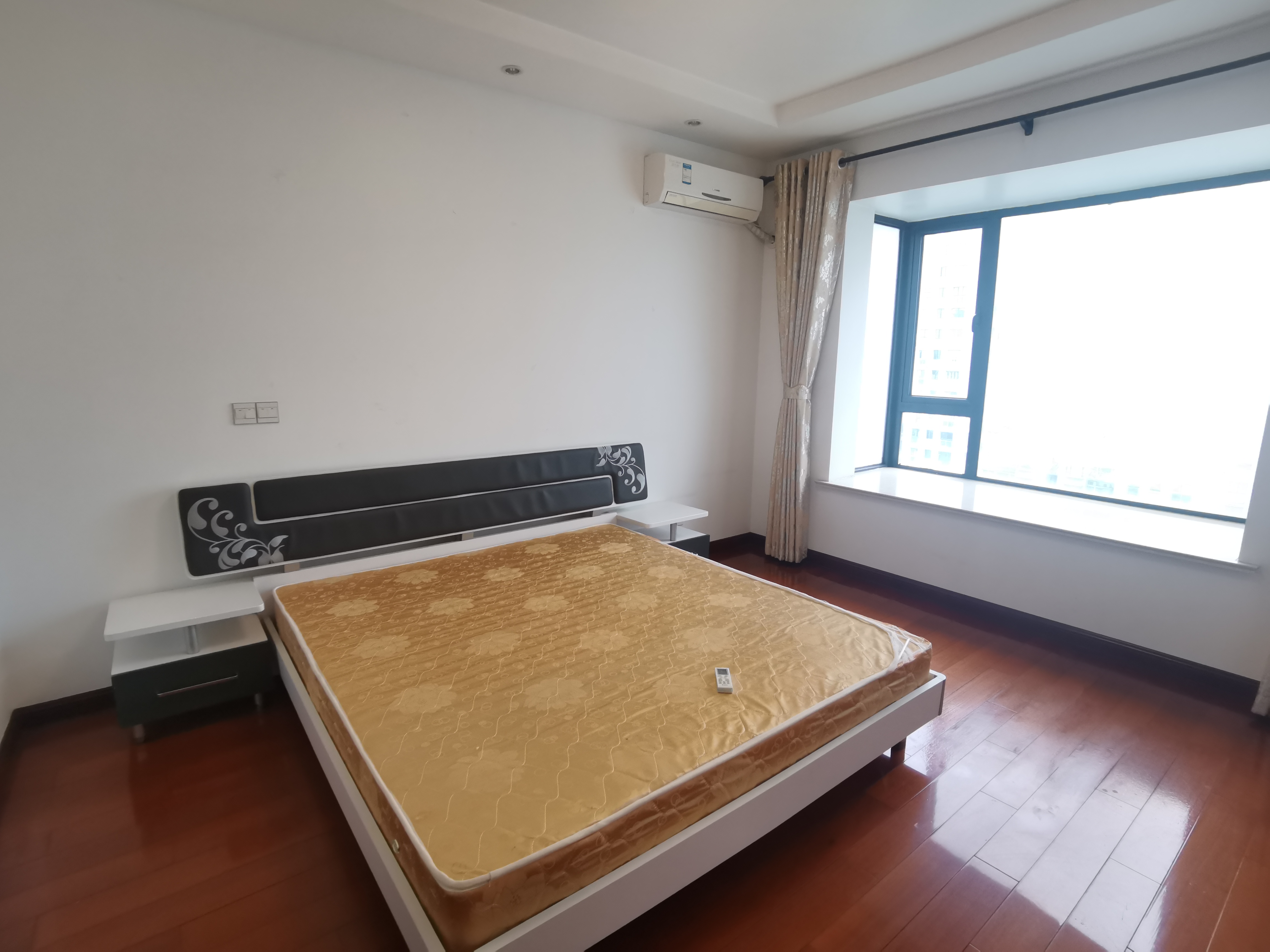 中南世纪城北区 3室2厅2卫 152m&sup2;
